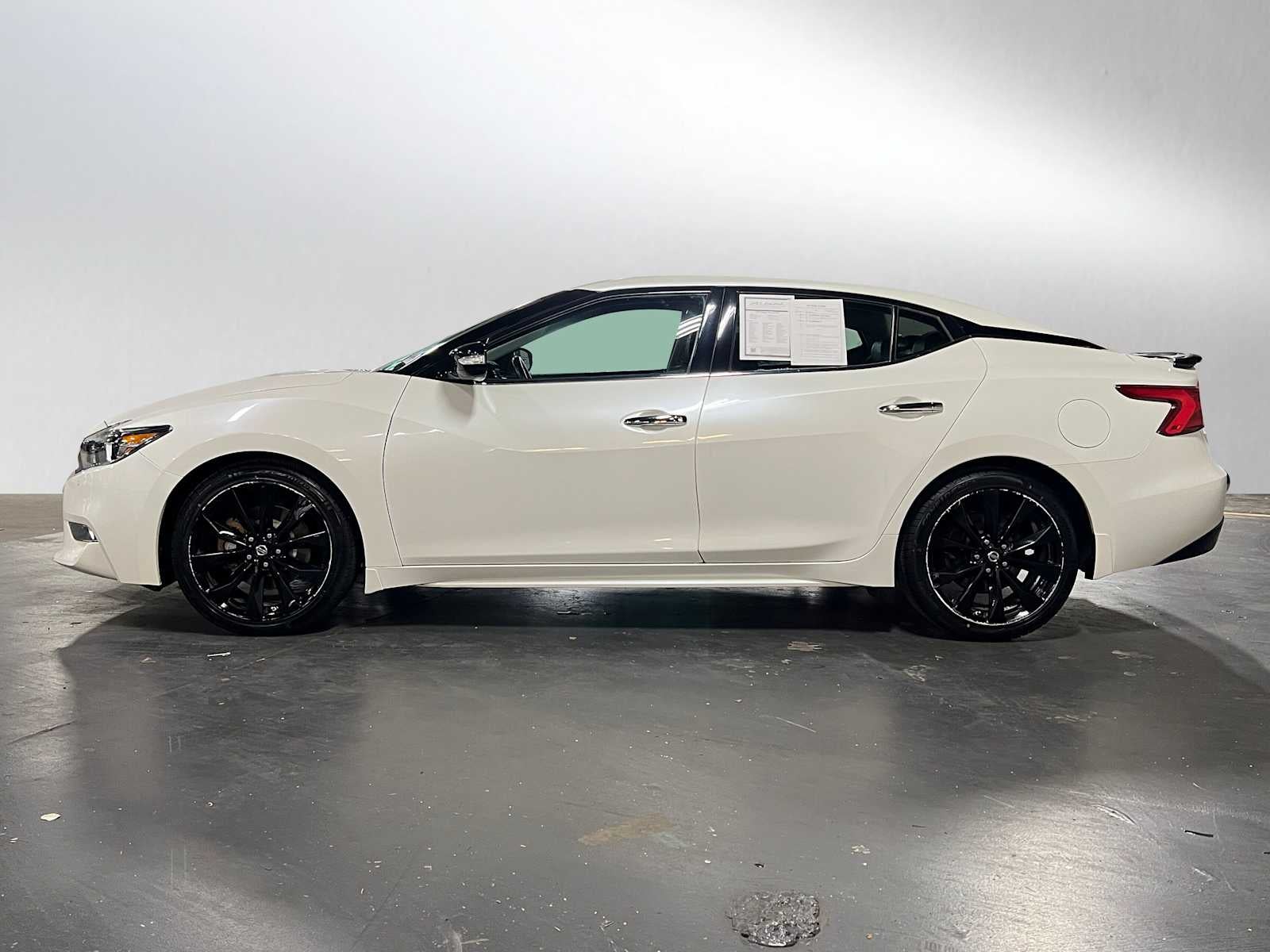 2017 Nissan Maxima SR