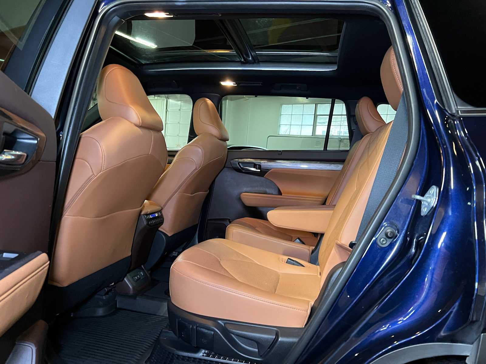 2020 Toyota Highlander Hybrid Platinum