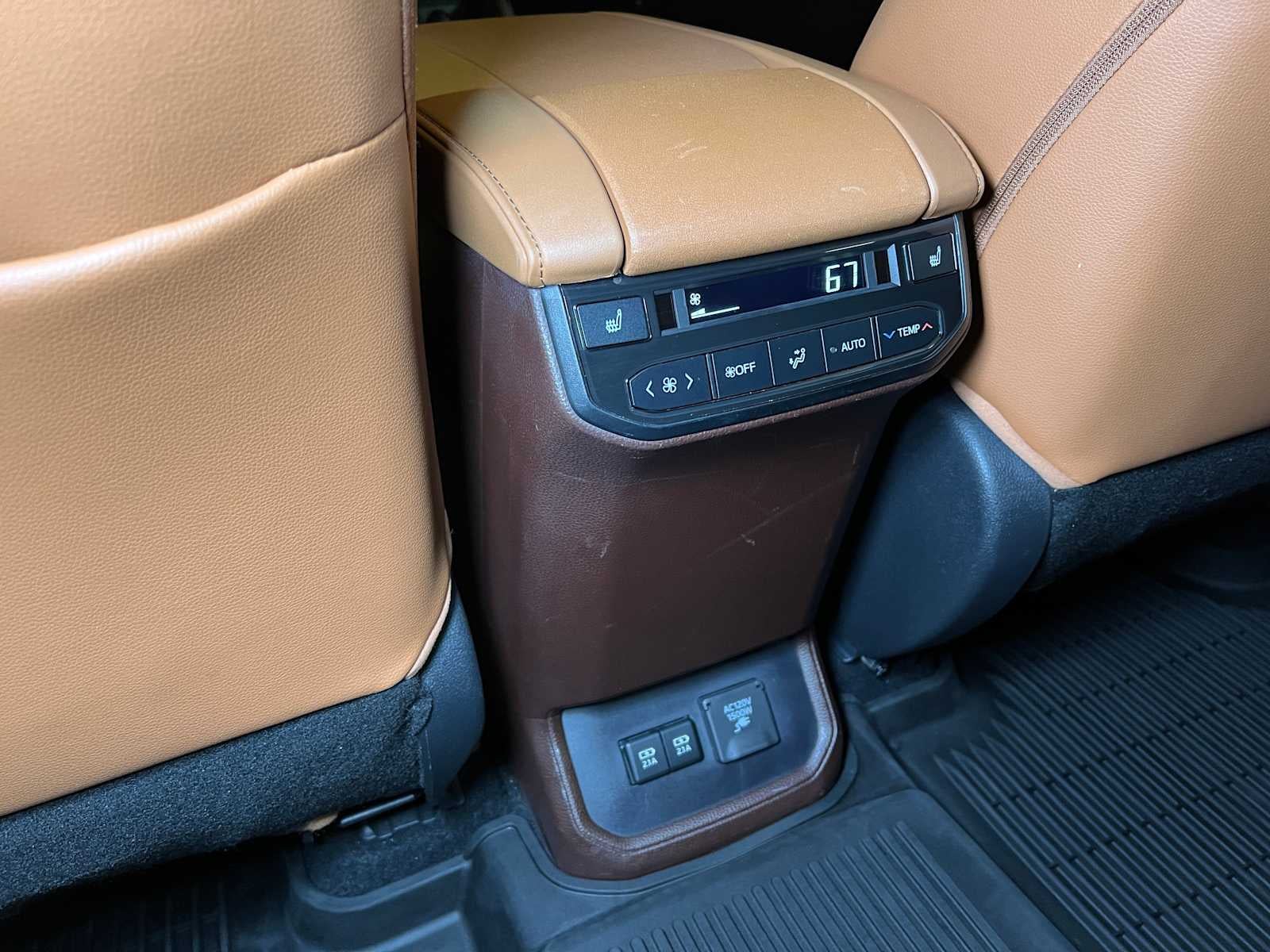 2020 Toyota Highlander Hybrid Platinum