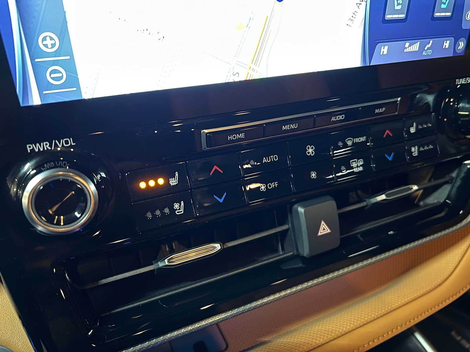 2020 Toyota Highlander Hybrid Platinum