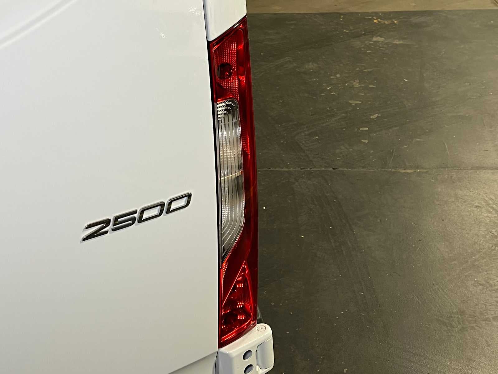 2025 Mercedes-Benz Sprinter 2500 Standard Roof I4 Diesel 144" RWD