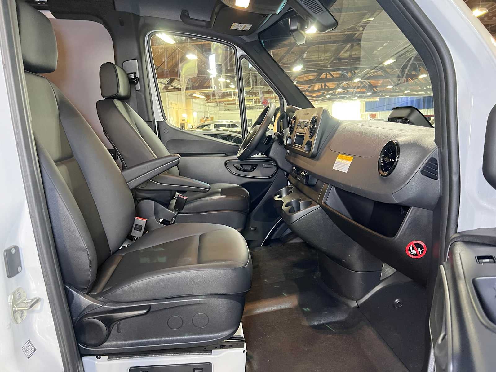 2025 Mercedes-Benz Sprinter 2500 Standard Roof I4 Diesel HO 144" RWD