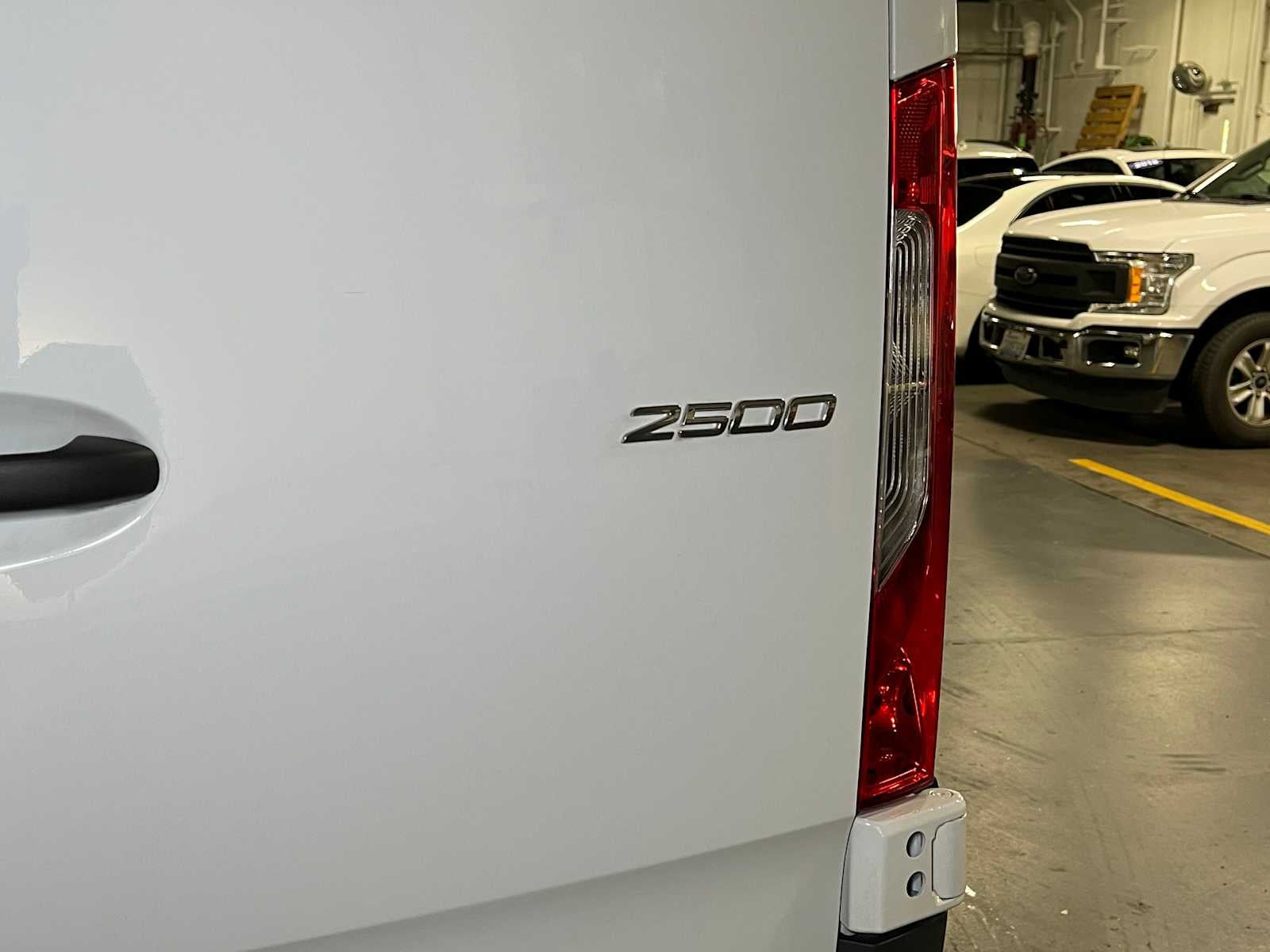 2025 Mercedes-Benz Sprinter 2500 Standard Roof I4 Diesel HO 144" RWD