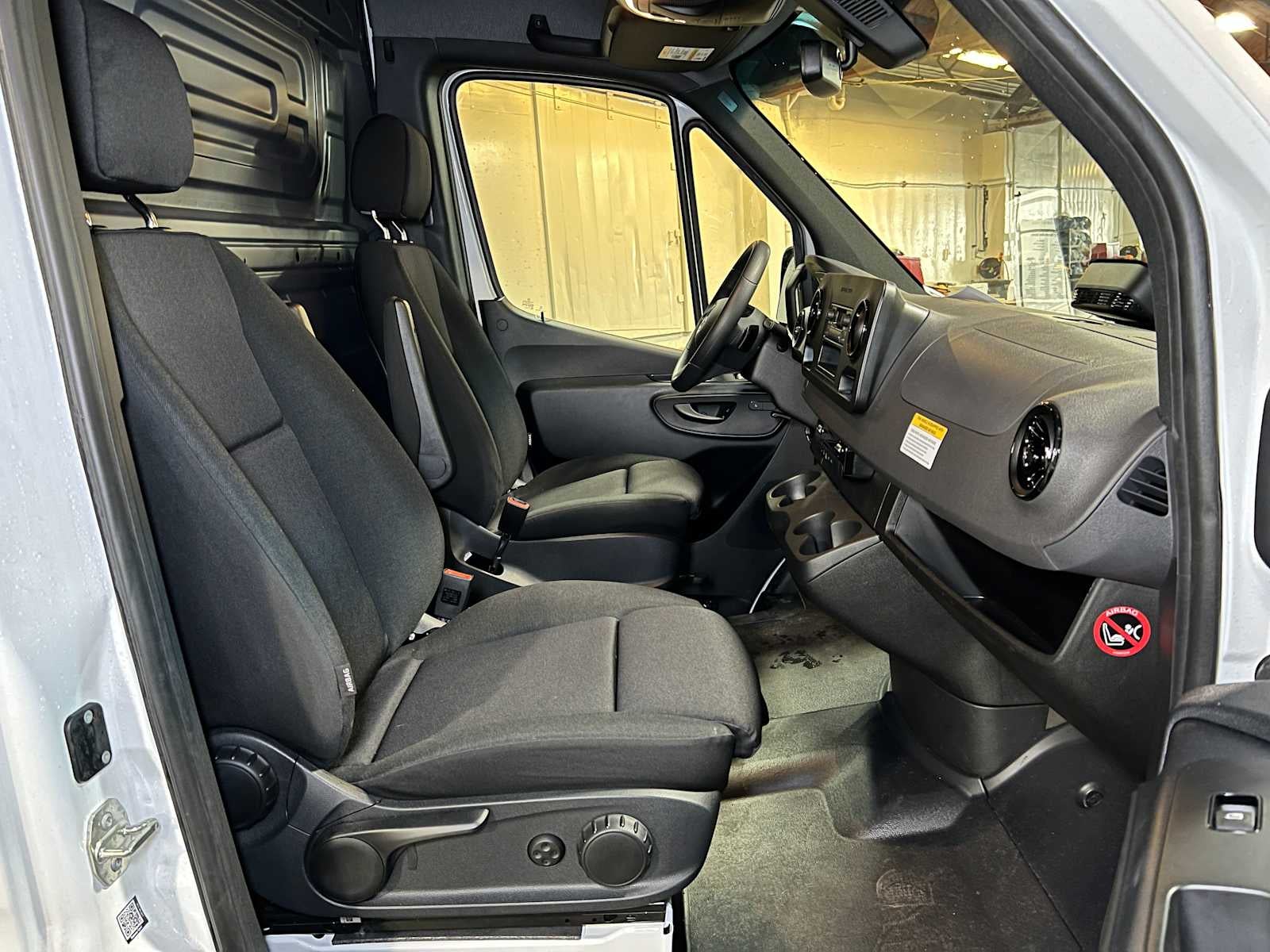 2025 Mercedes-Benz Sprinter 2500 Standard Roof I4 Diesel HO 144" RWD