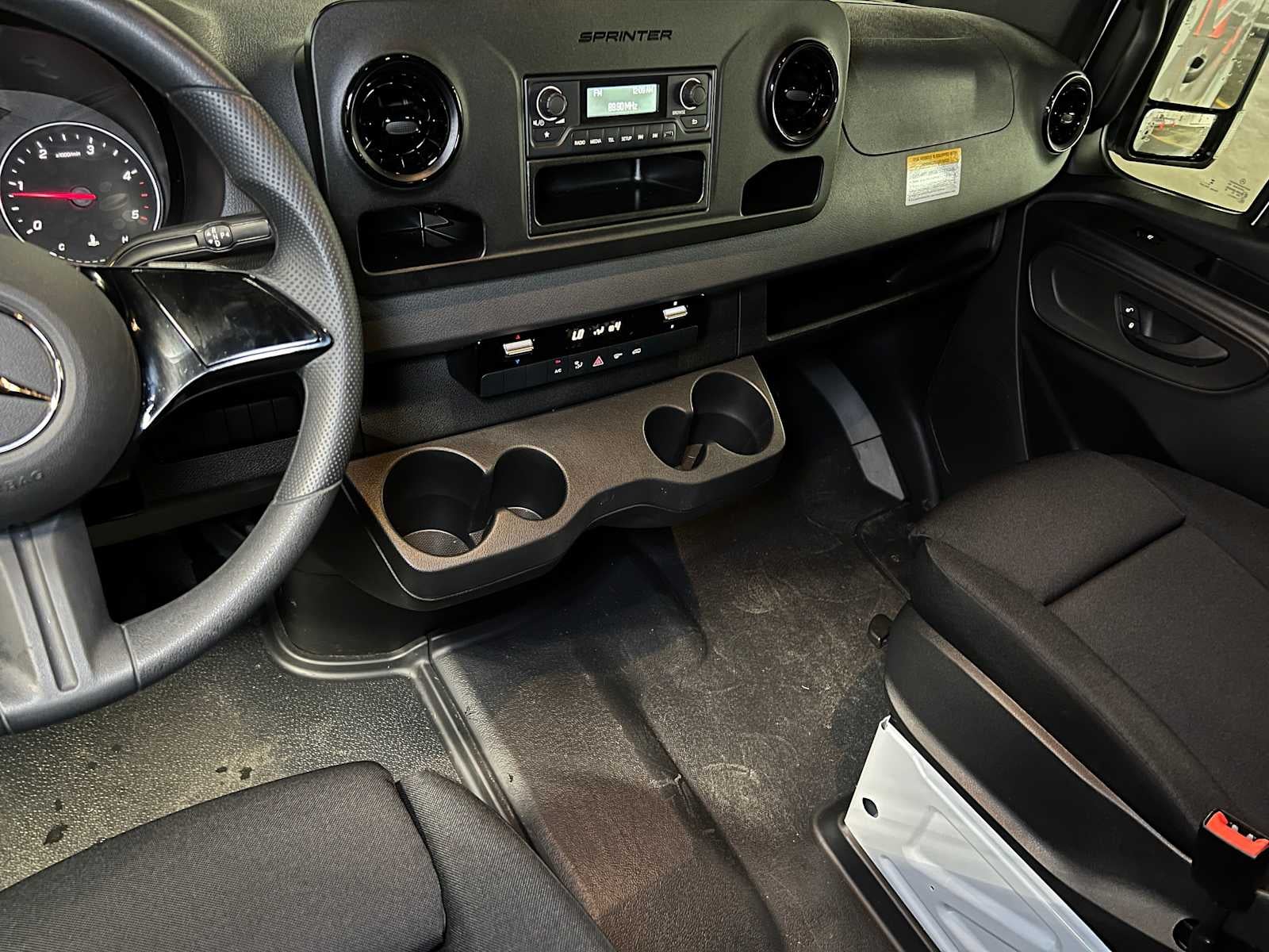 2025 Mercedes-Benz Sprinter 2500 Standard Roof I4 Diesel HO 144" RWD