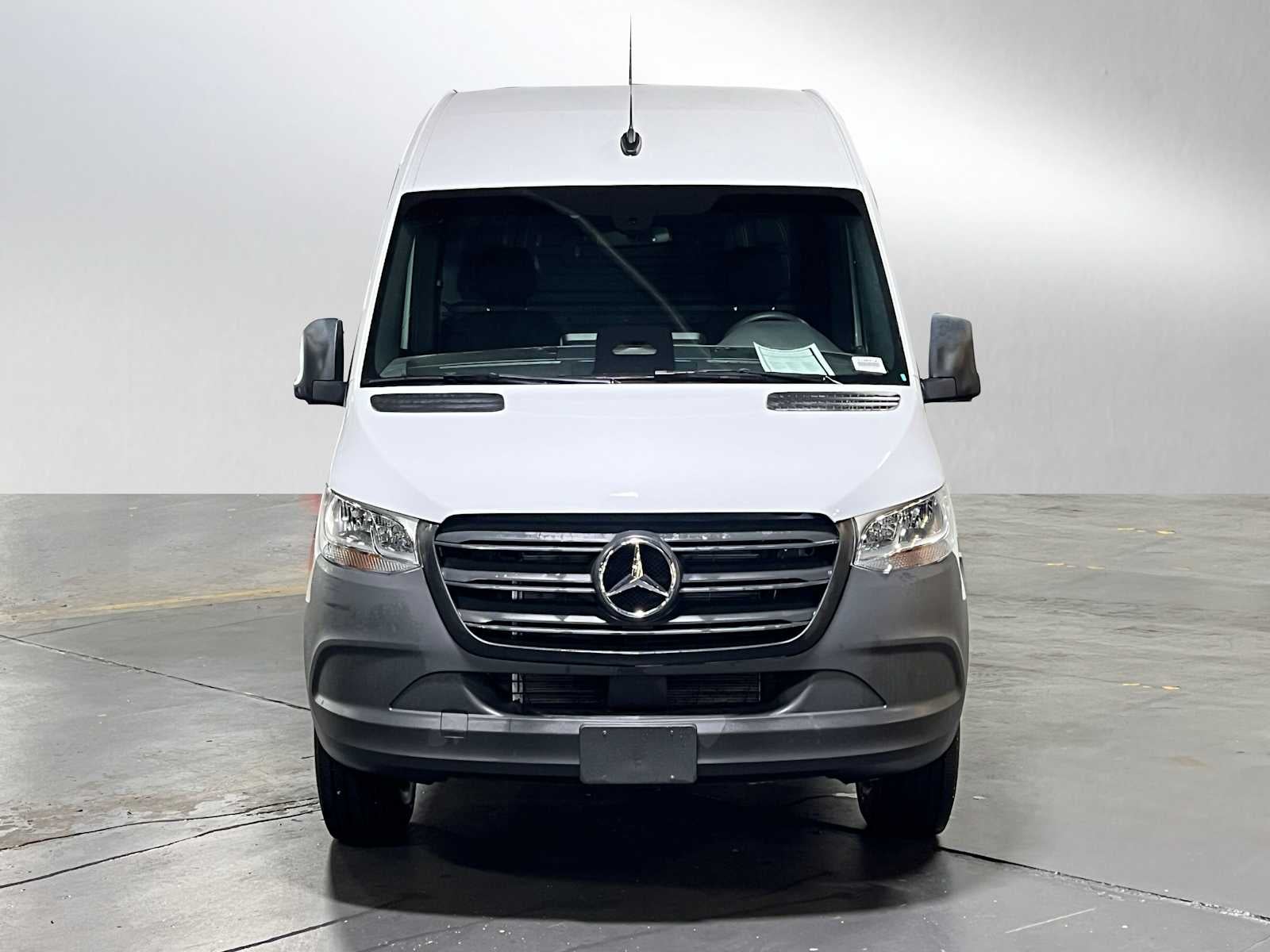 2025 Mercedes-Benz Sprinter 2500 Standard Roof I4 Diesel HO 144" RWD