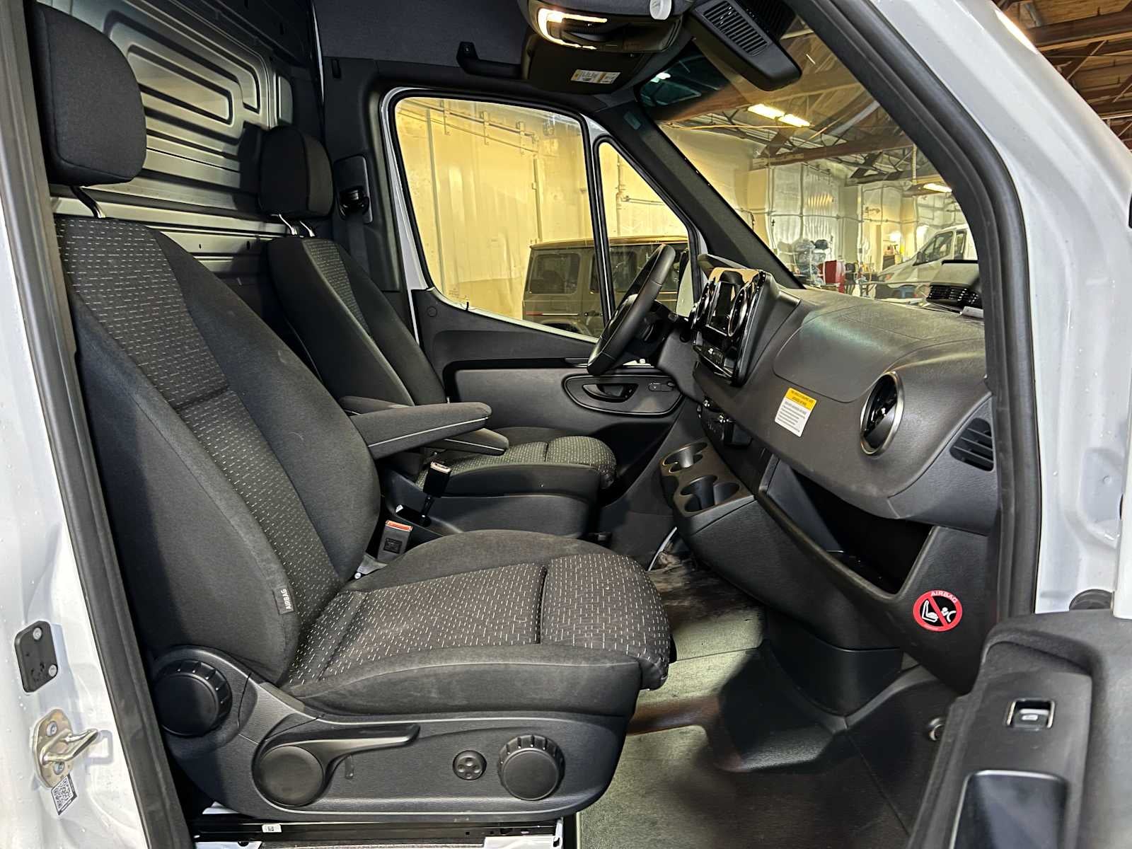 2025 Mercedes-Benz Sprinter 2500 Standard Roof I4 Diesel HO 144" RWD