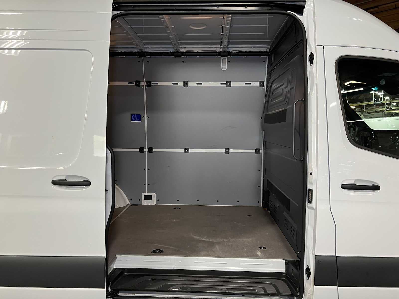 2025 Mercedes-Benz Sprinter 2500 Standard Roof I4 Diesel HO 144" RWD