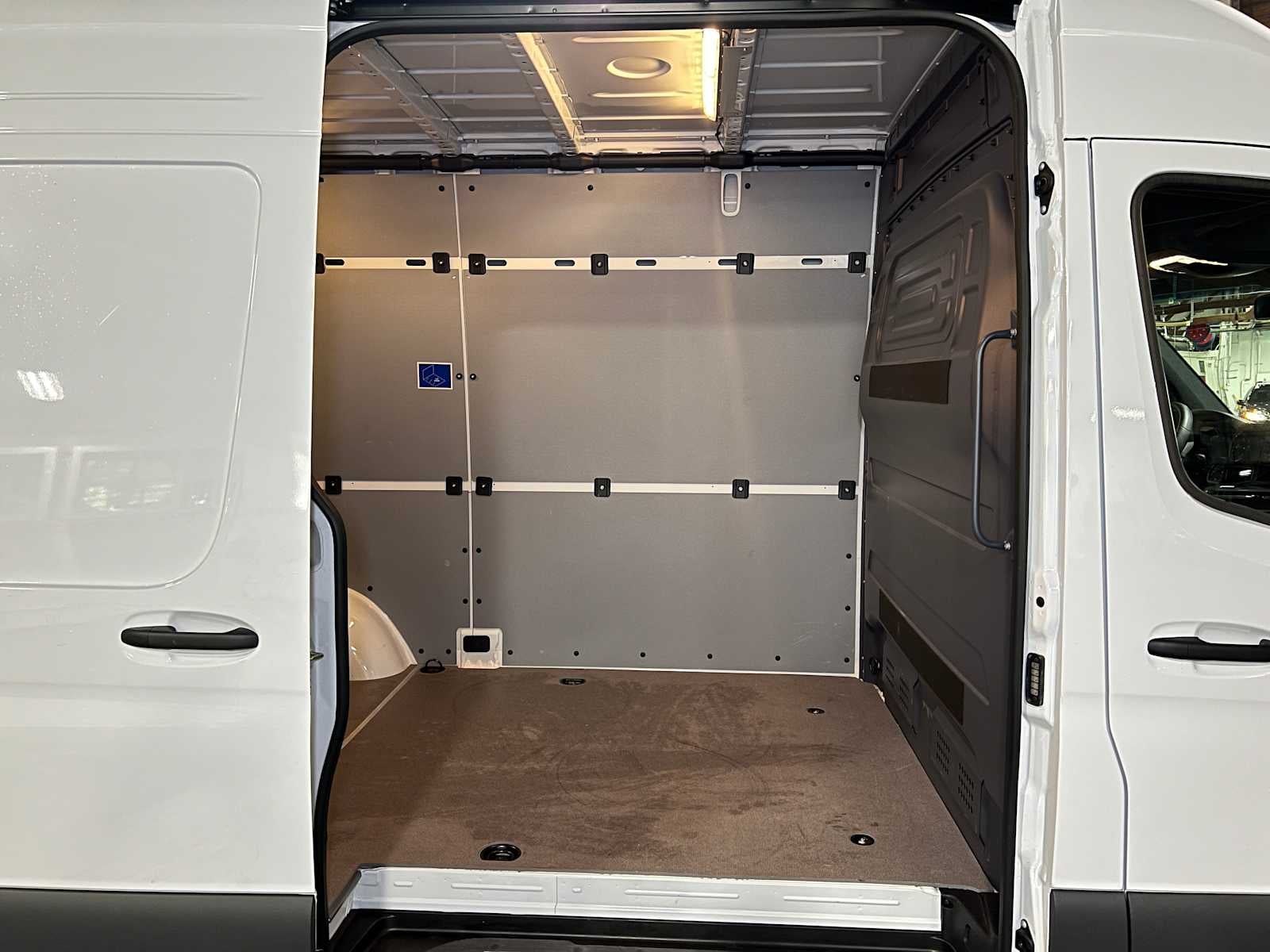 2025 Mercedes-Benz Sprinter 2500 Standard Roof I4 Diesel HO 144" RWD