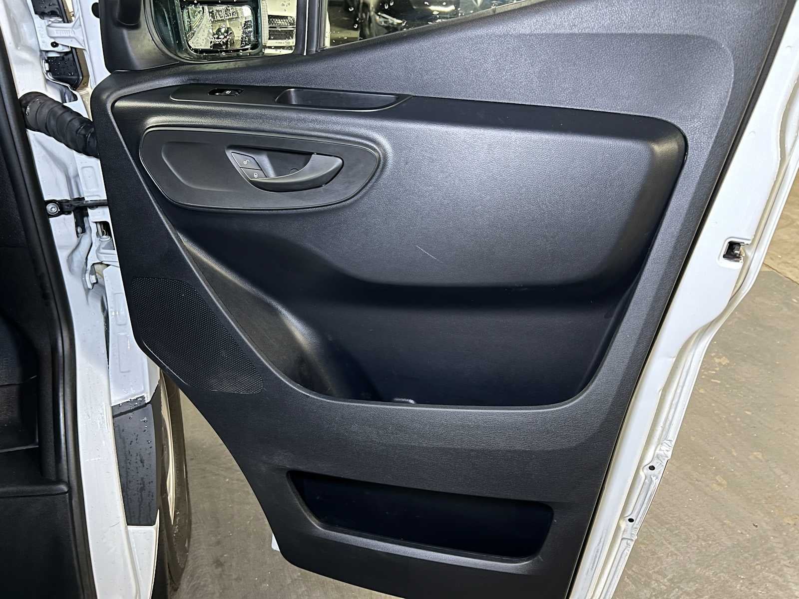 2025 Mercedes-Benz Sprinter 2500 High Roof I4 Diesel HO 170" RWD