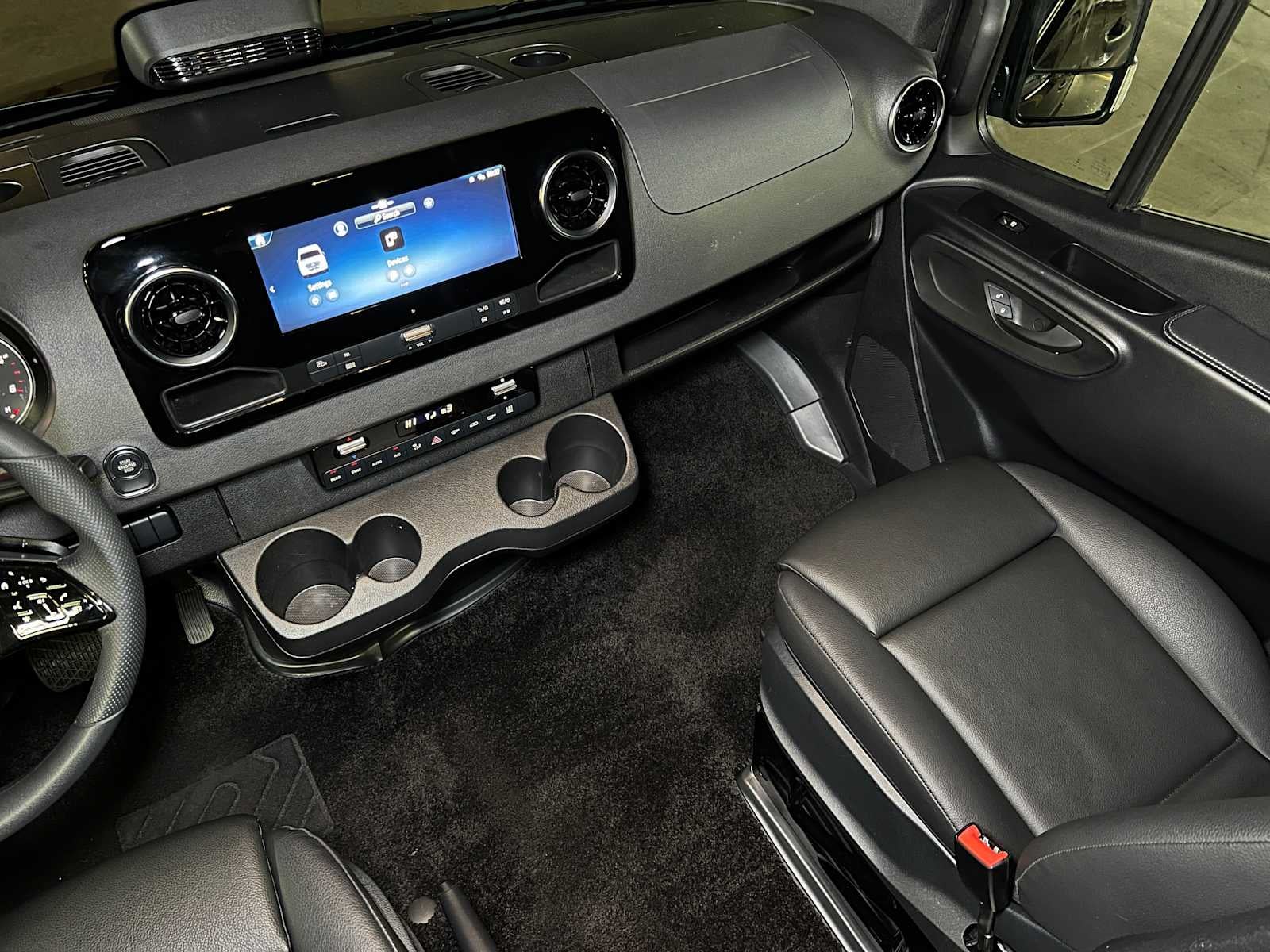 2025 Mercedes-Benz Sprinter 2500 High Roof I4 Diesel HO 170" RWD