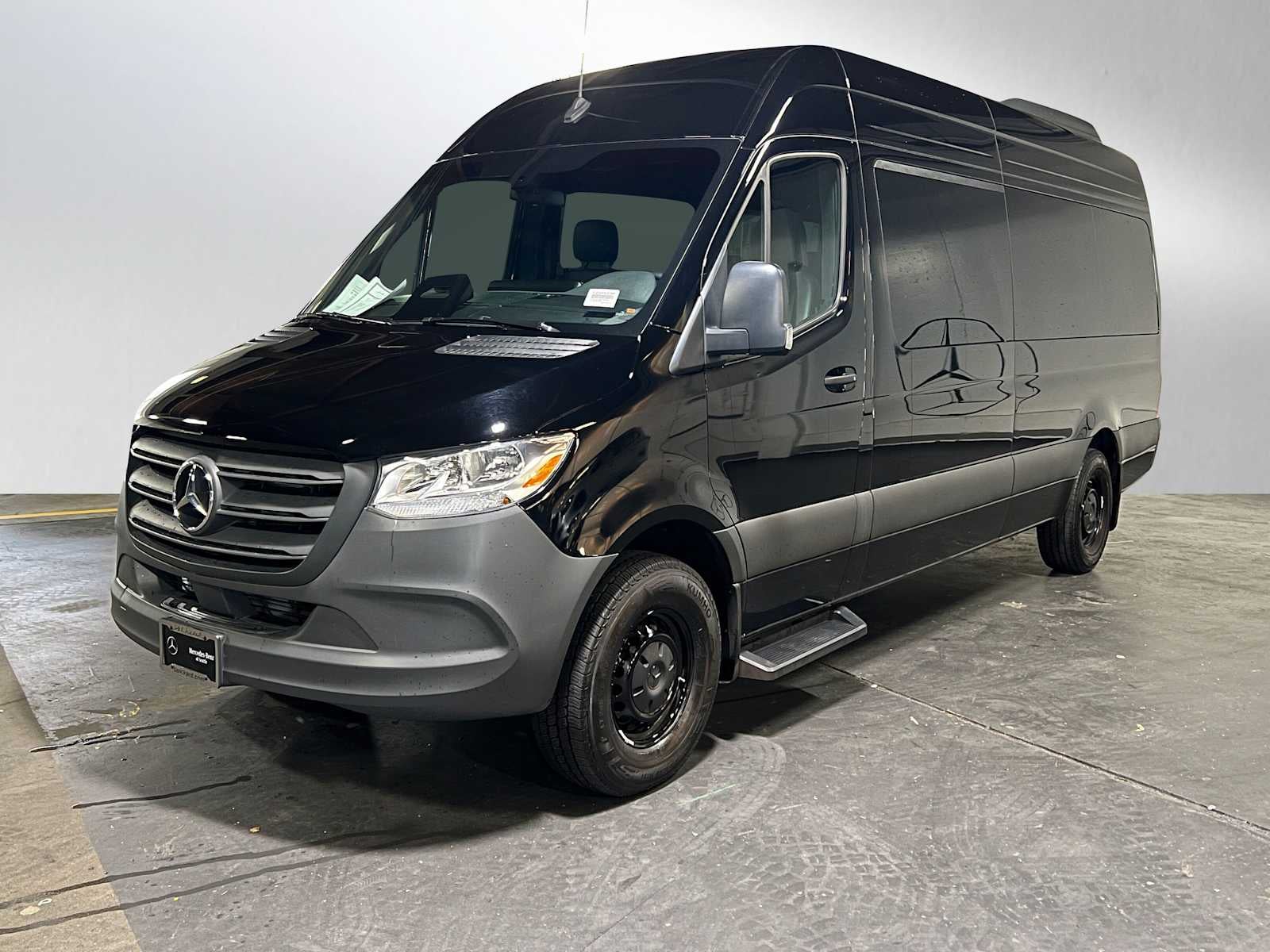 2025 Mercedes-Benz Sprinter 2500 High Roof I4 Diesel HO 170" RWD
