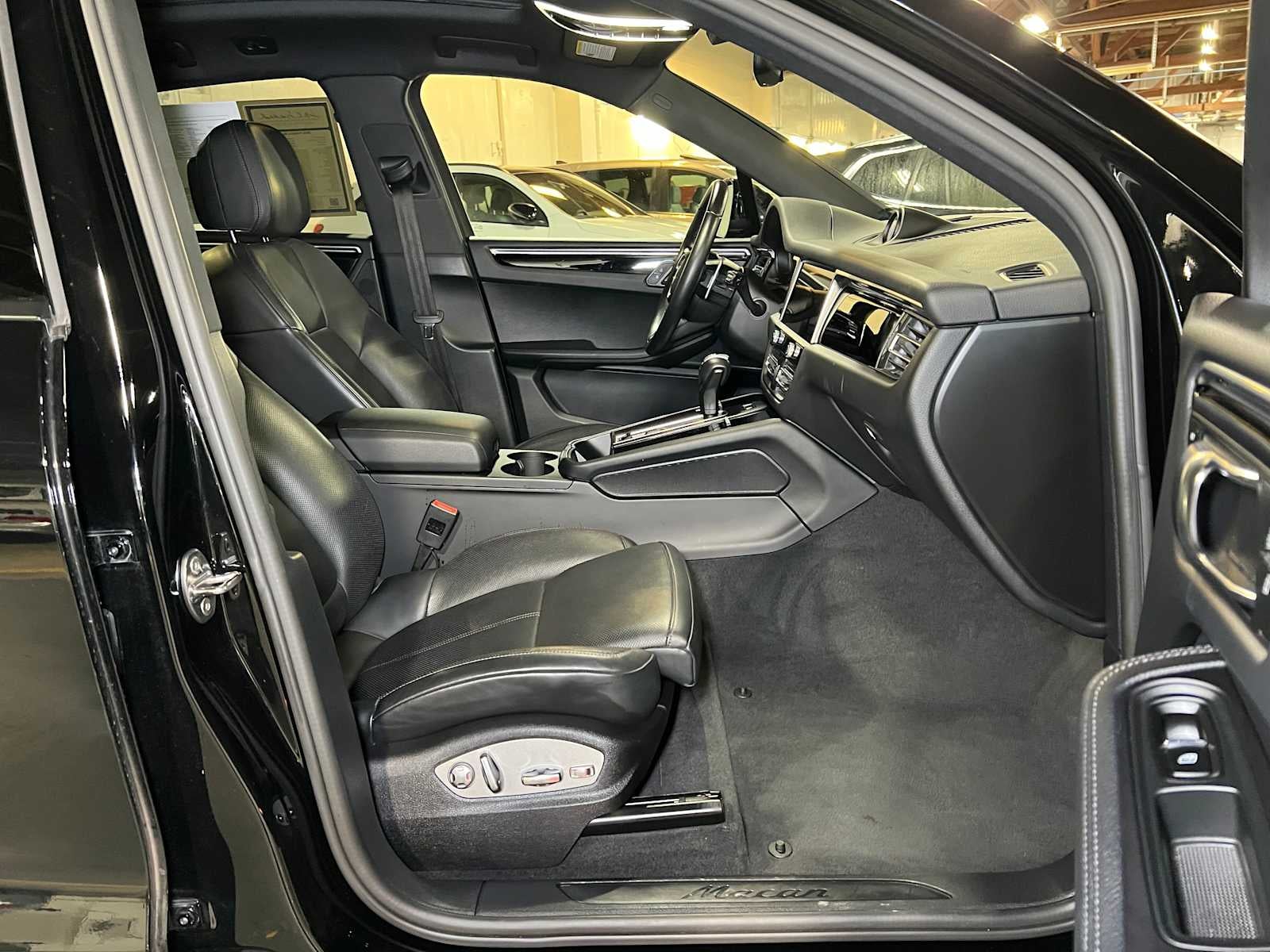 2024 Porsche Macan AWD