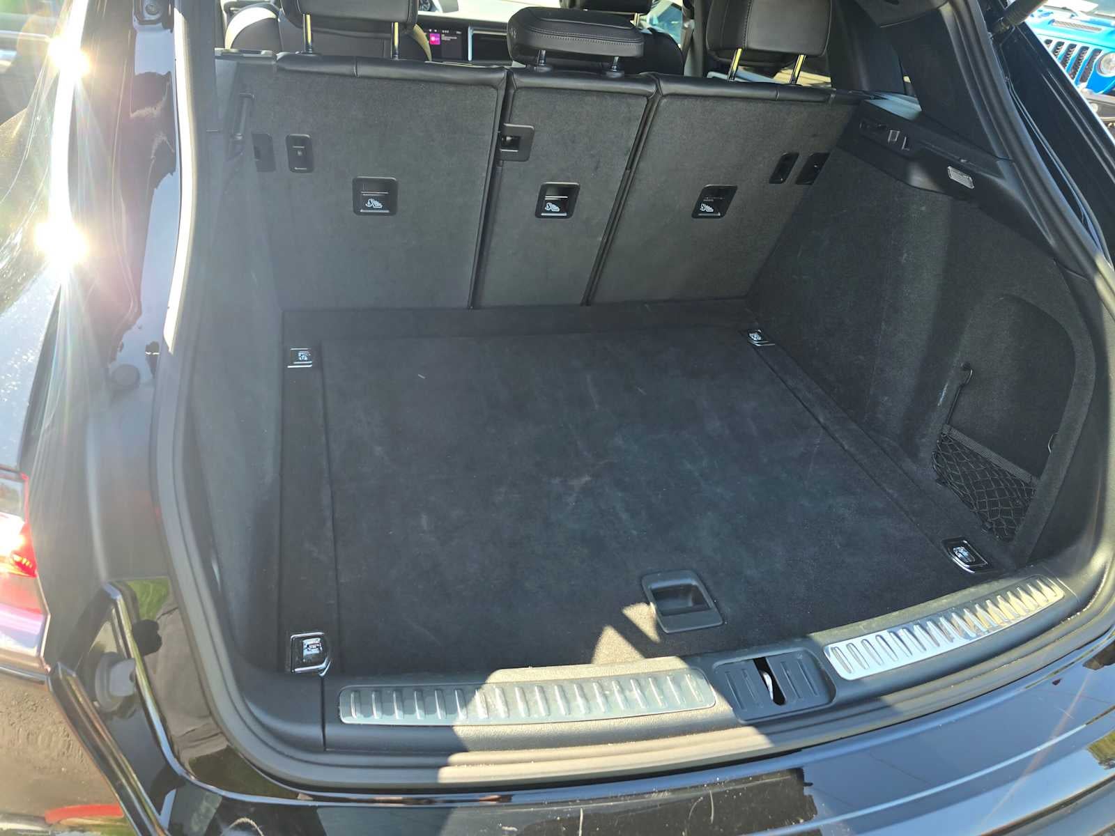 2024 Porsche Macan AWD