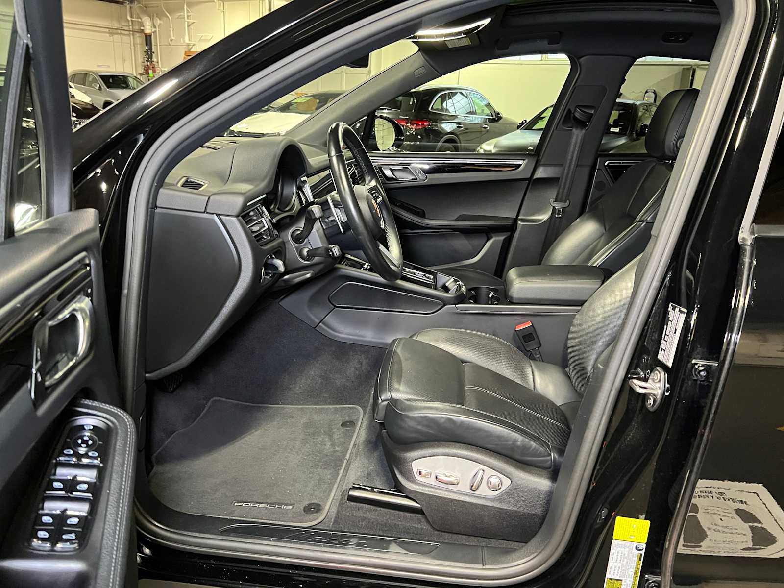 2024 Porsche Macan AWD