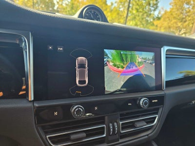 2024 Porsche Macan AWD