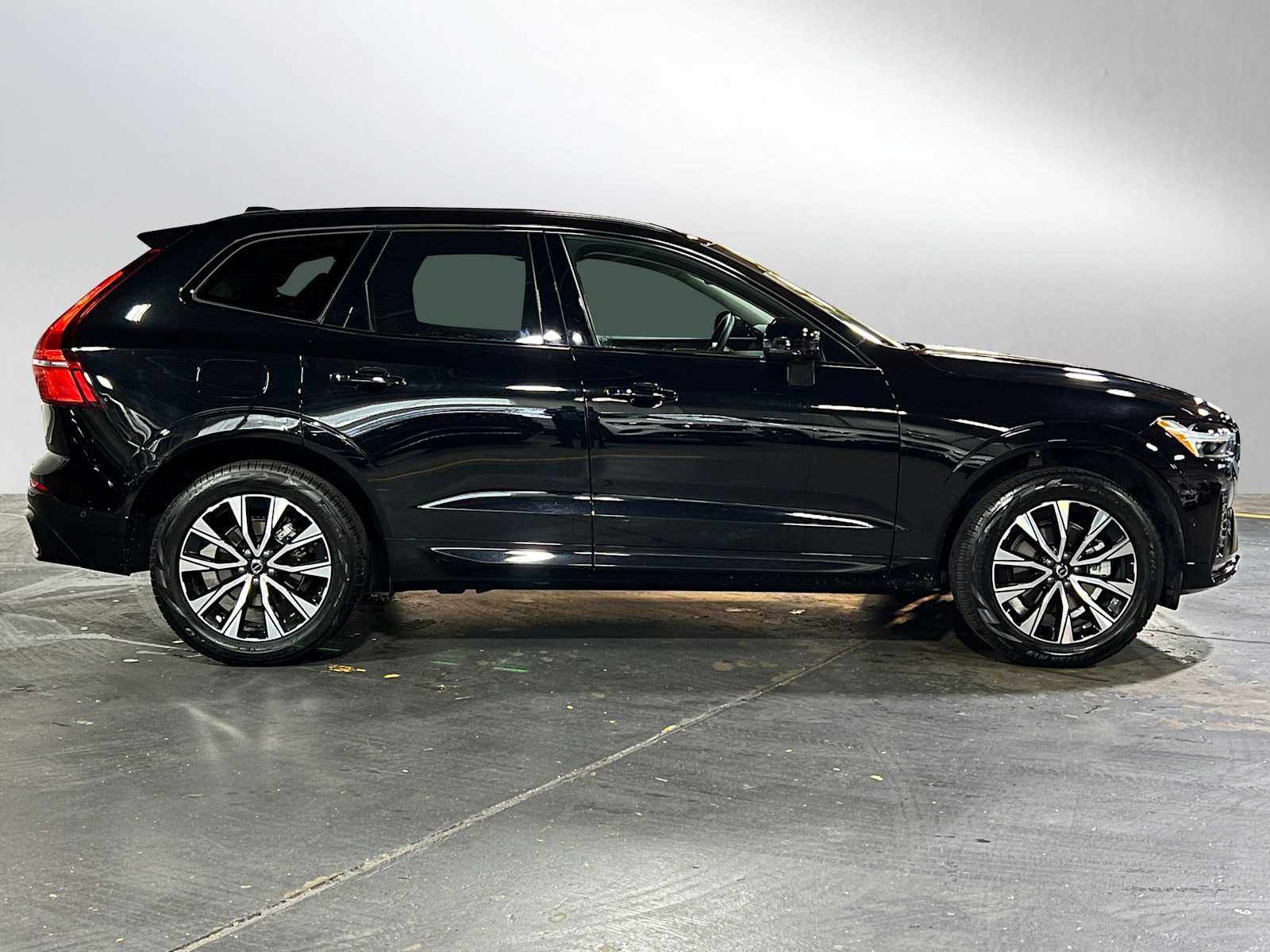 2025 Volvo XC60 Plus