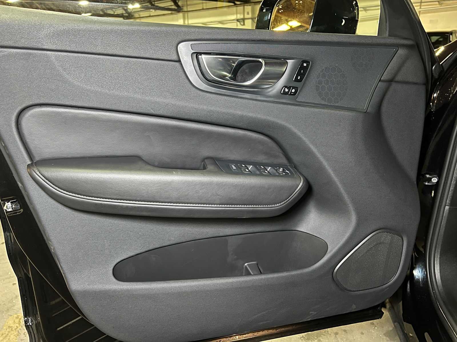 2025 Volvo XC60 Plus