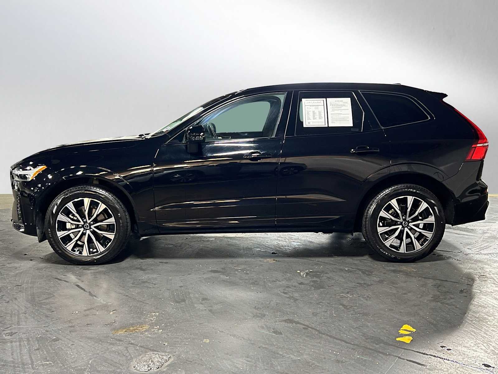 2025 Volvo XC60 Plus