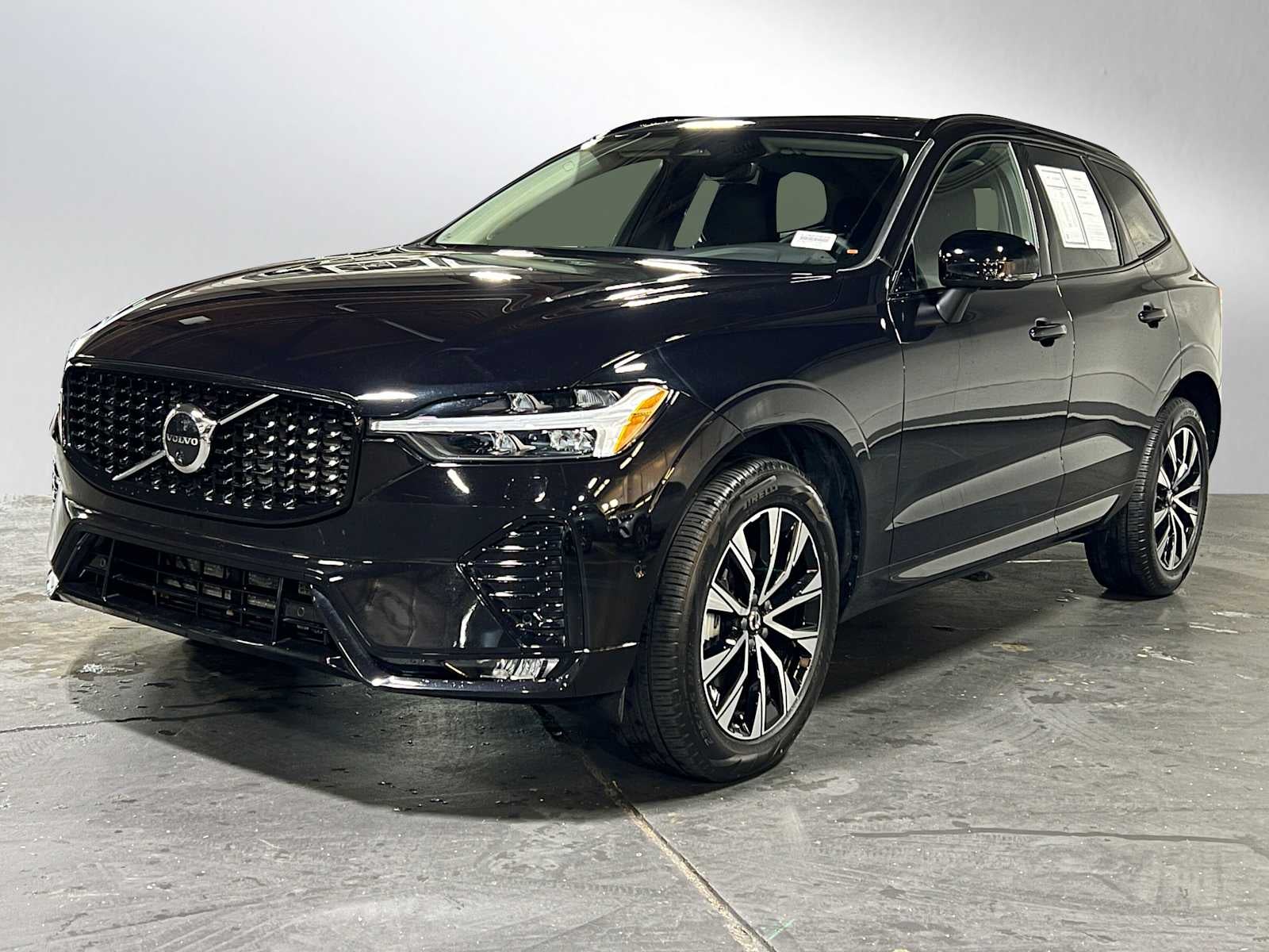 2025 Volvo XC60 Plus