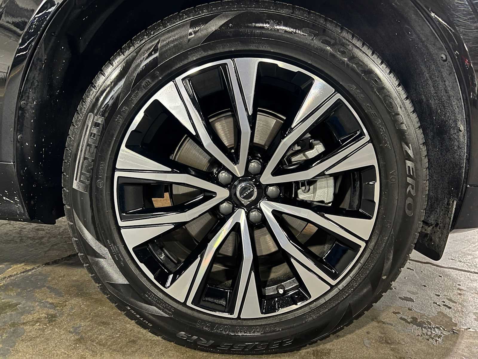 2025 Volvo XC60 Plus