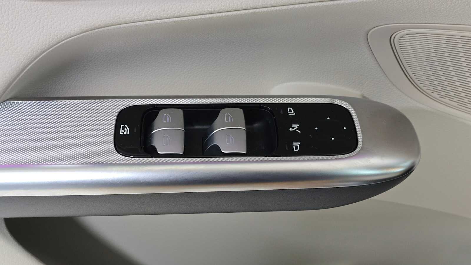 2025 Mercedes-Benz GLC GLC 300