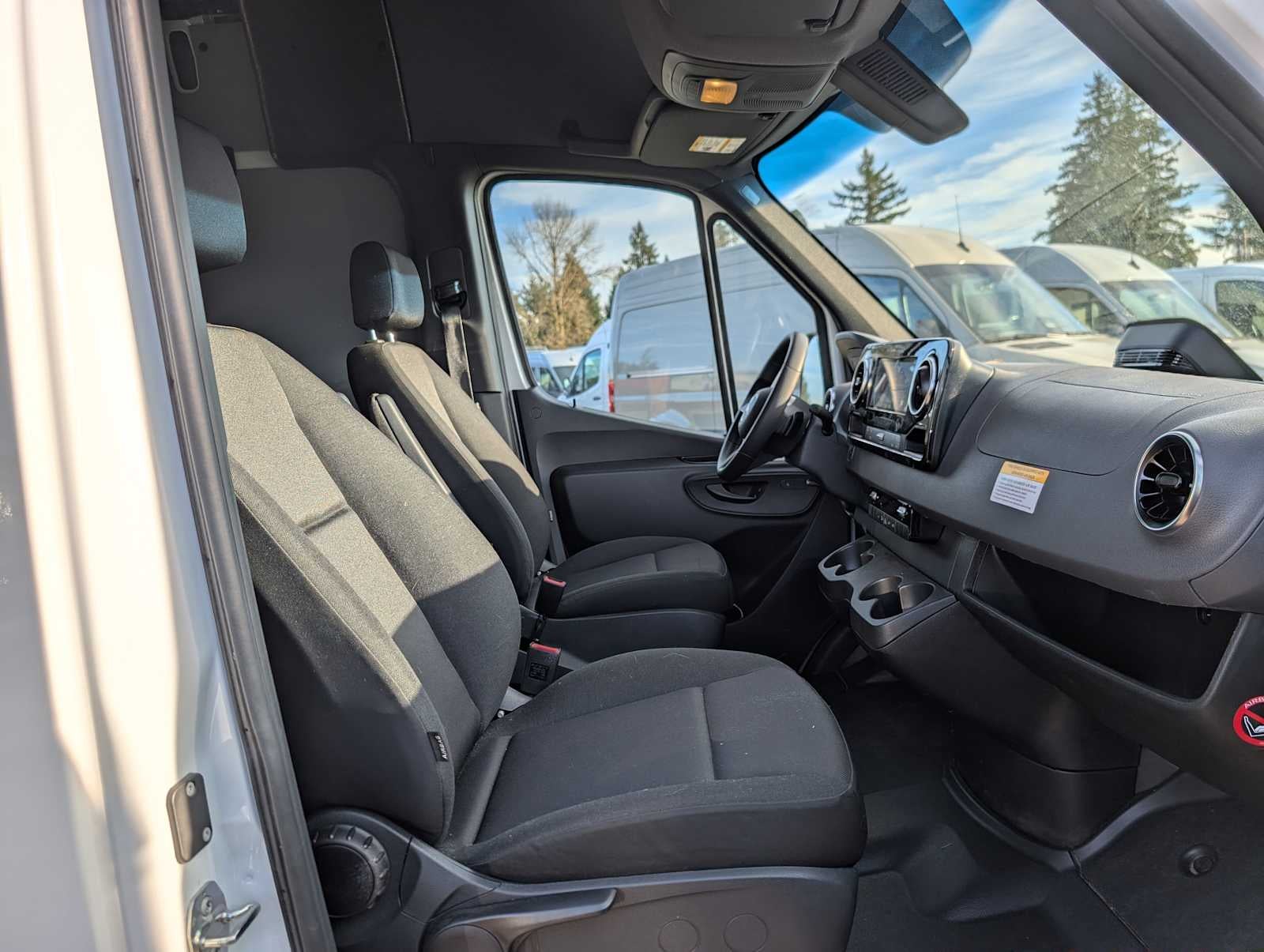 2025 Mercedes-Benz Sprinter 2500 Standard Roof I4 Diesel 144" RWD