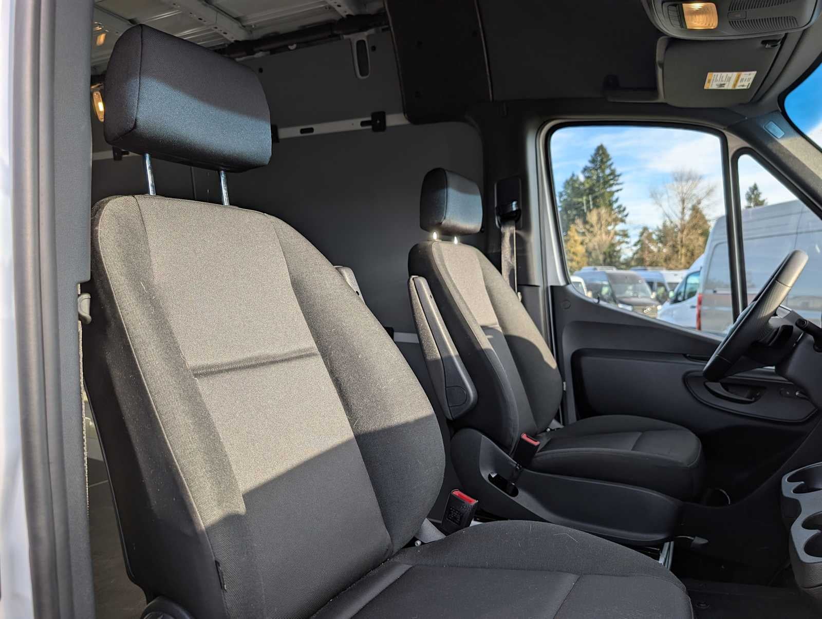 2025 Mercedes-Benz Sprinter 2500 Standard Roof I4 Diesel 144" RWD