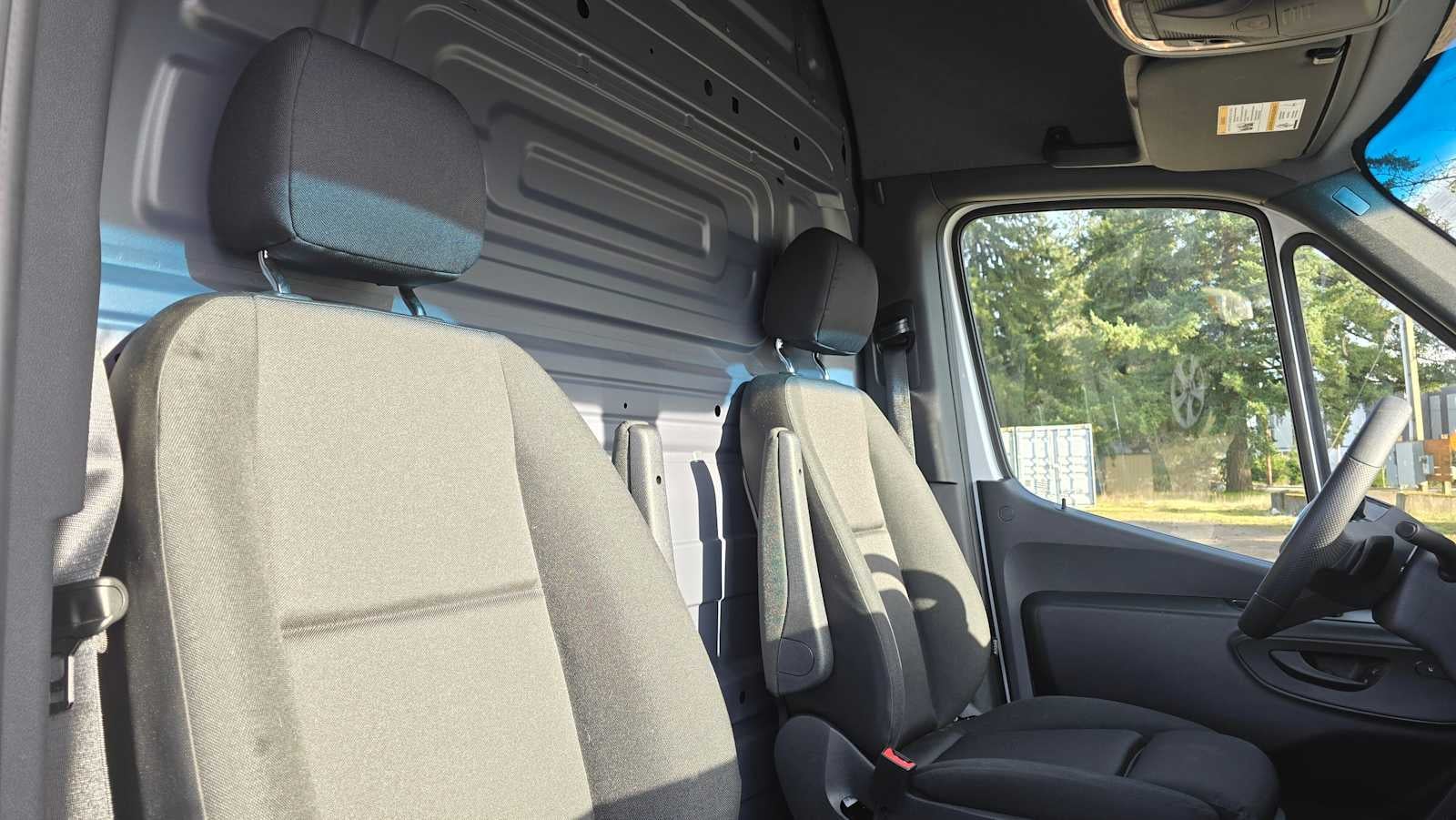 2025 Mercedes-Benz Sprinter 2500 Standard Roof I4 Diesel 144" RWD