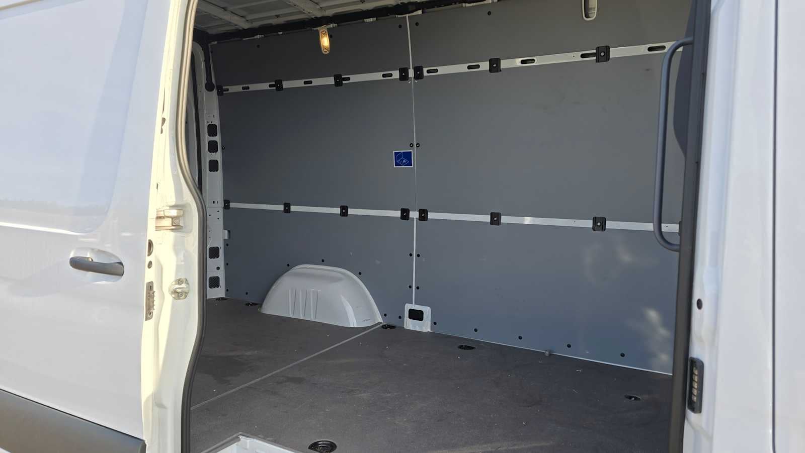 2025 Mercedes-Benz Sprinter 2500 Standard Roof I4 Diesel 144" RWD