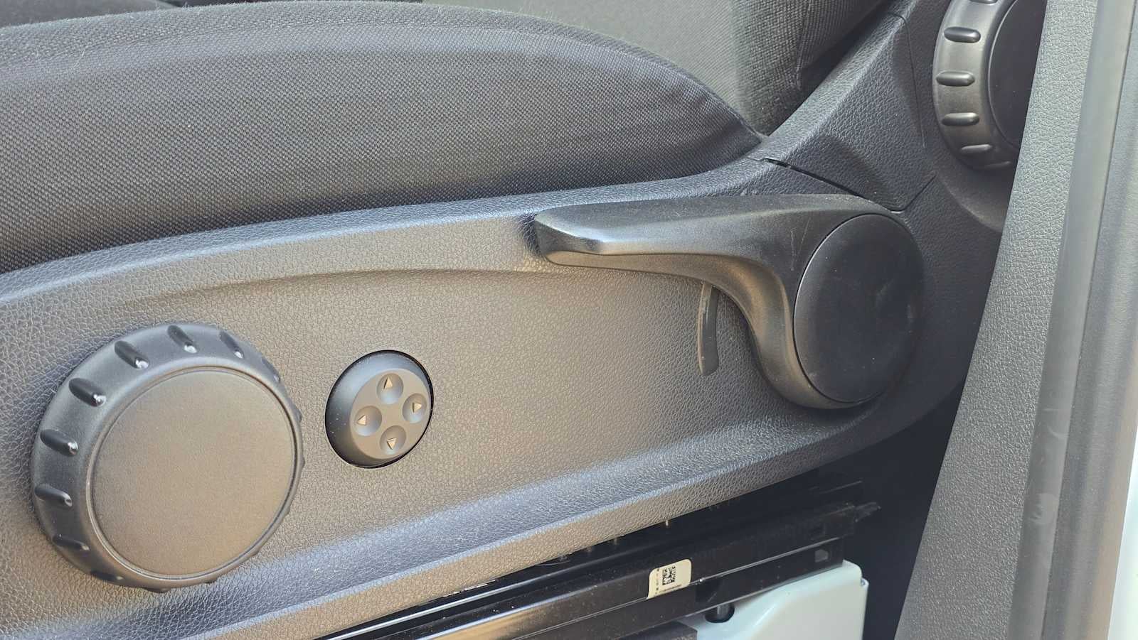 2025 Mercedes-Benz Sprinter 2500 Standard Roof I4 Diesel 144" RWD