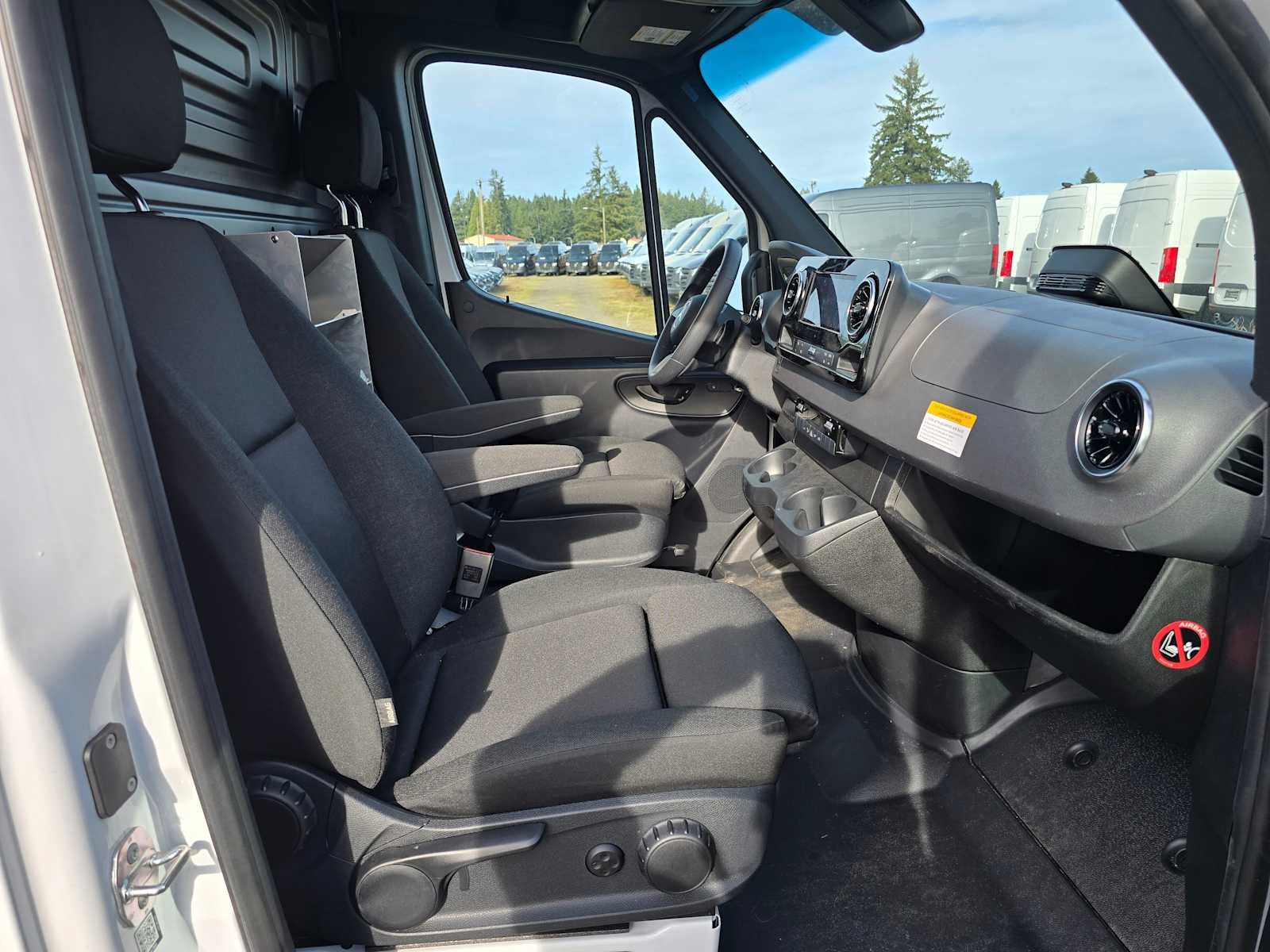 2025 Mercedes-Benz Sprinter 2500 Standard Roof I4 Diesel 144" RWD