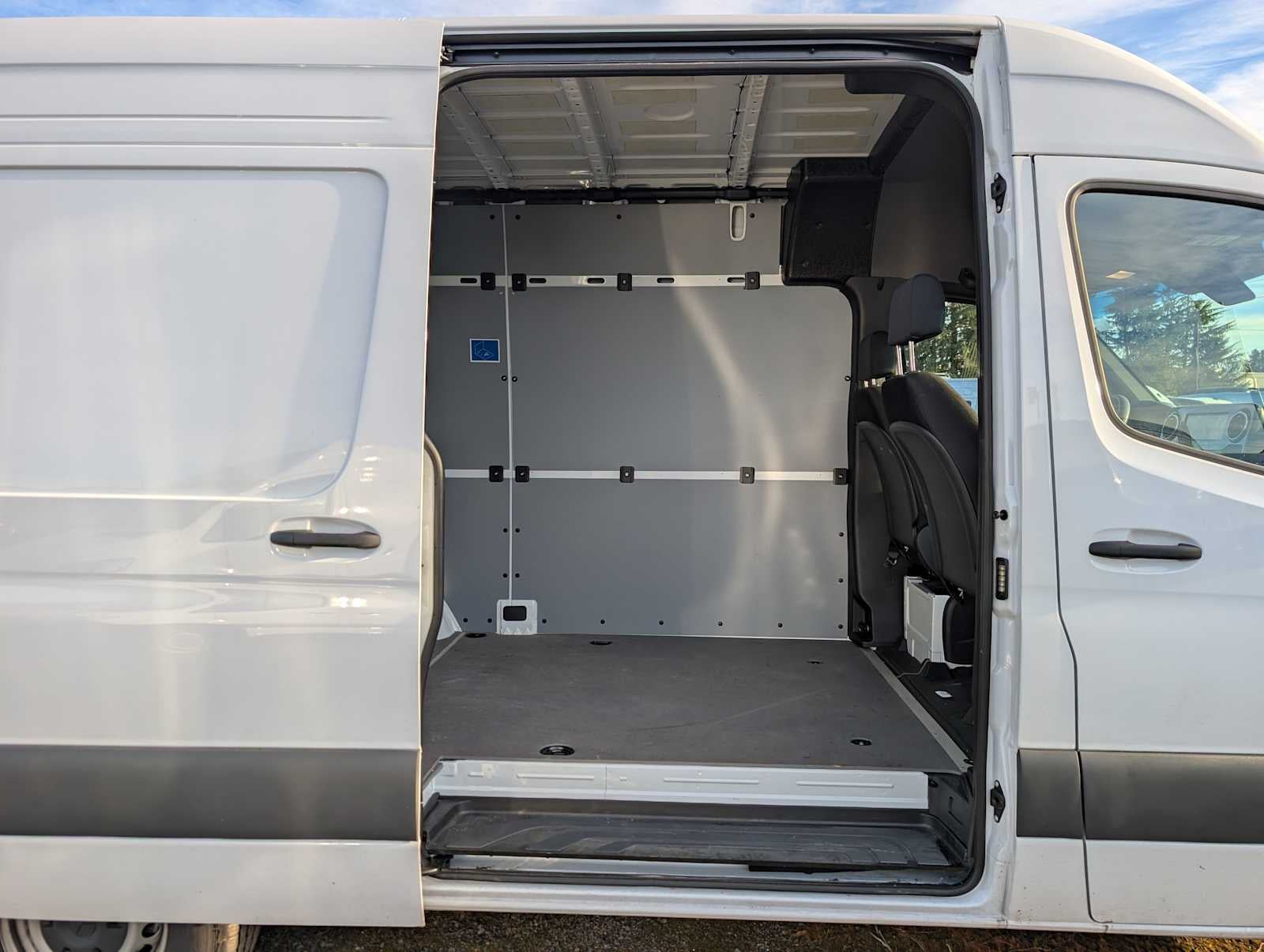 2025 Mercedes-Benz Sprinter 2500 Standard Roof I4 Diesel 144" RWD