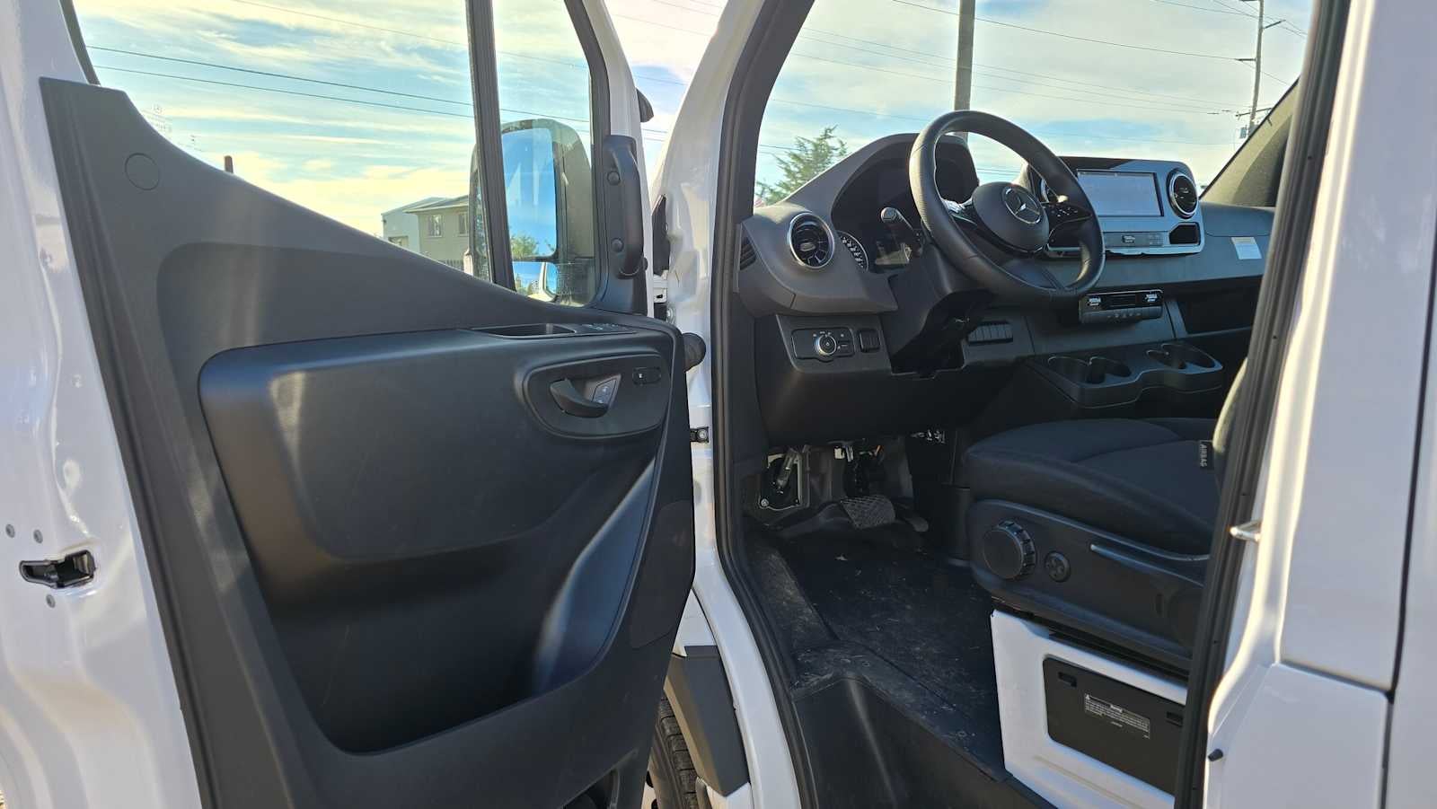 2025 Mercedes-Benz Sprinter 2500 Standard Roof I4 Diesel 144" RWD