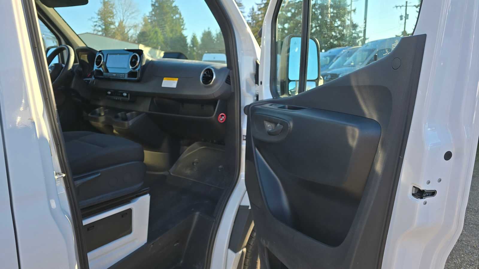 2025 Mercedes-Benz Sprinter 2500 High Roof I4 Diesel 170" RWD