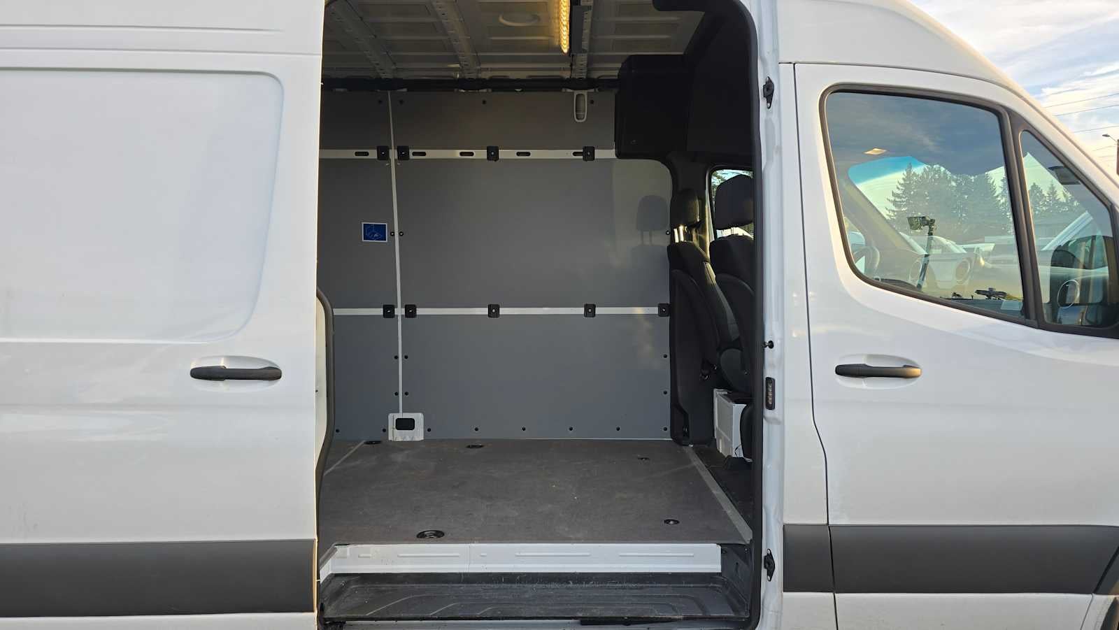 2025 Mercedes-Benz Sprinter 2500 High Roof I4 Diesel 170" RWD