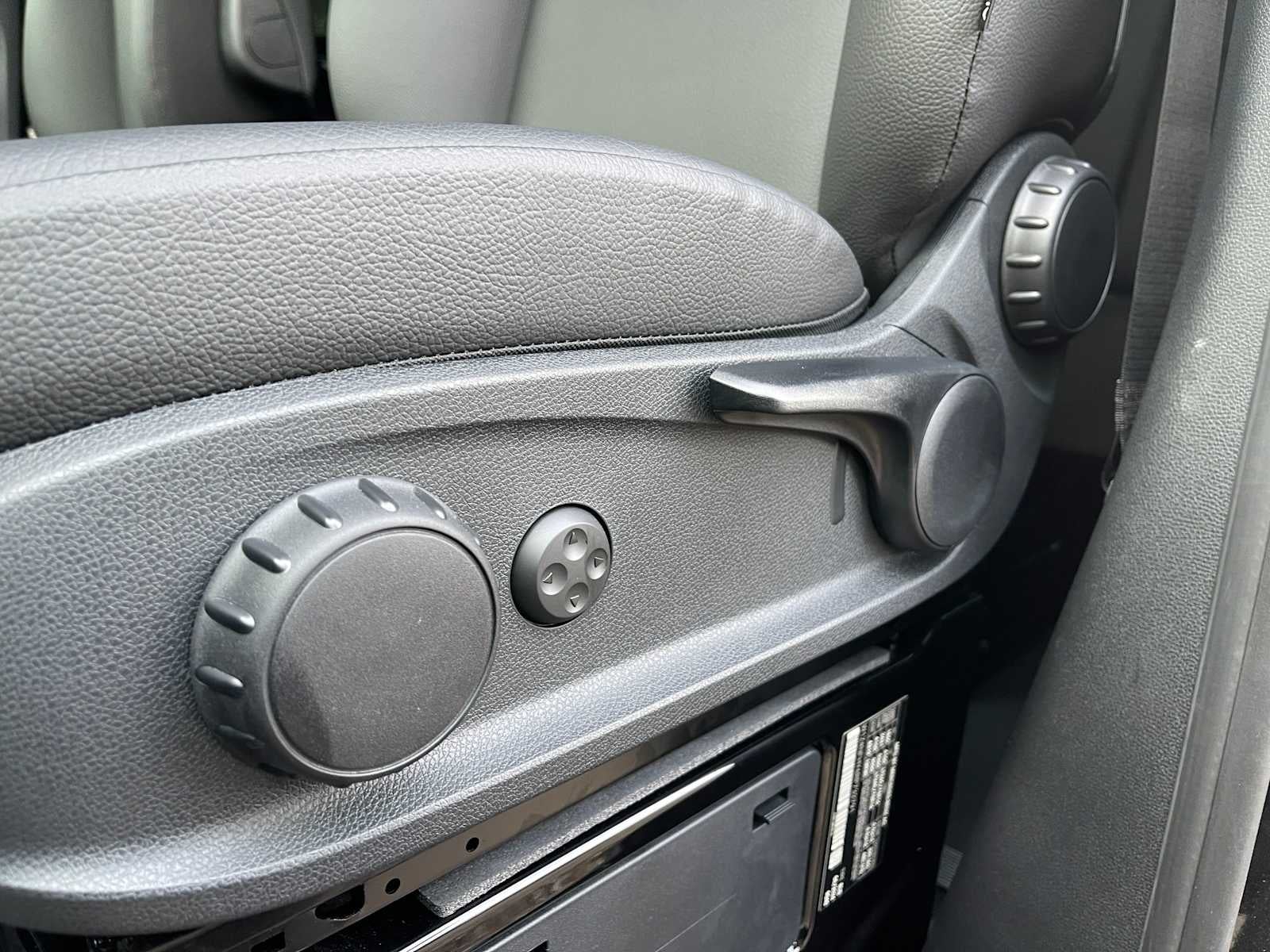 2024 Mercedes-Benz Sprinter 2500 Standard Roof I4 Diesel HO 144" RWD