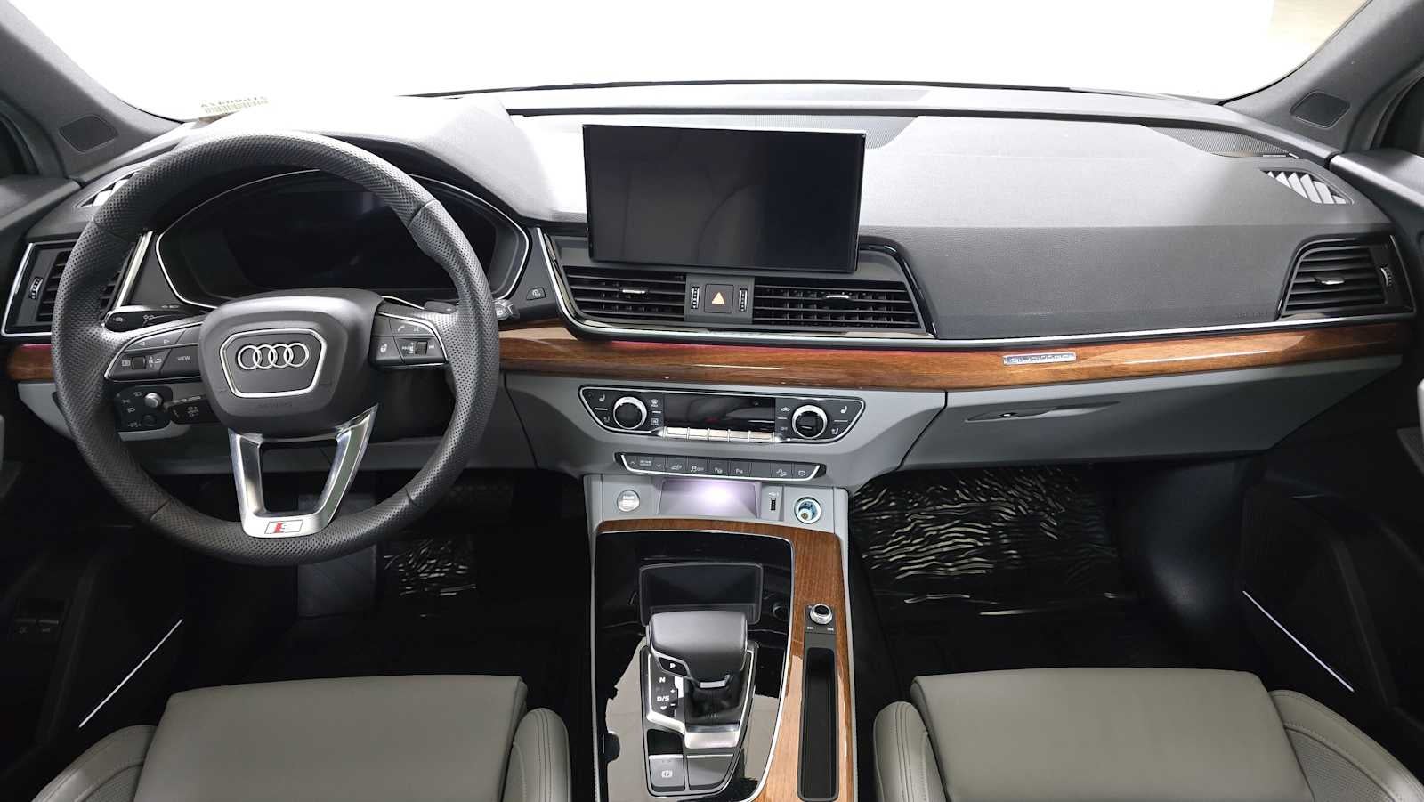 2024 Audi Q5 S line Prestige