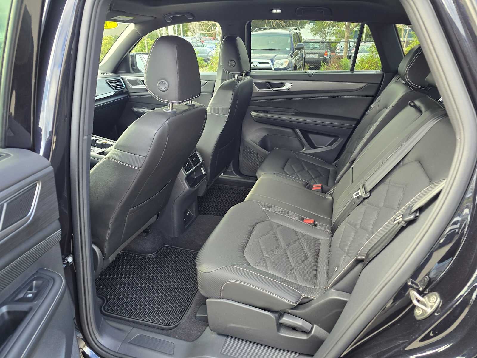 2024 Volkswagen Atlas Cross Sport 2.0T SE w/Technology