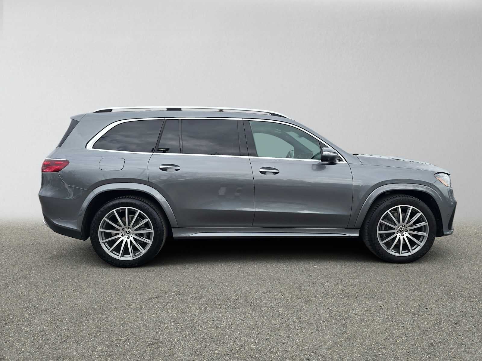 2025 Mercedes-Benz GLS 450 4MATIC® SUV