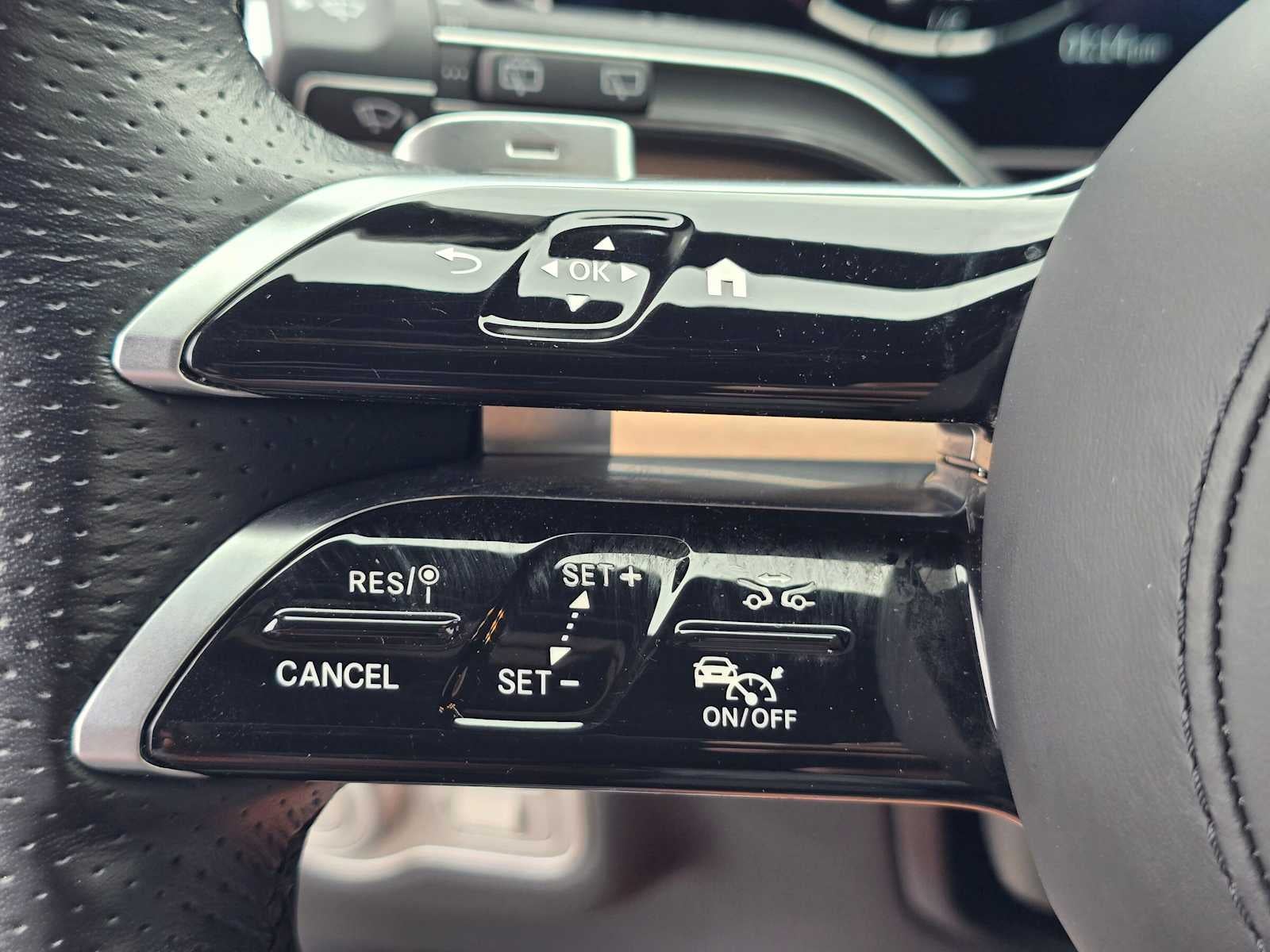 2025 Mercedes-Benz GLS 450 4MATIC® SUV
