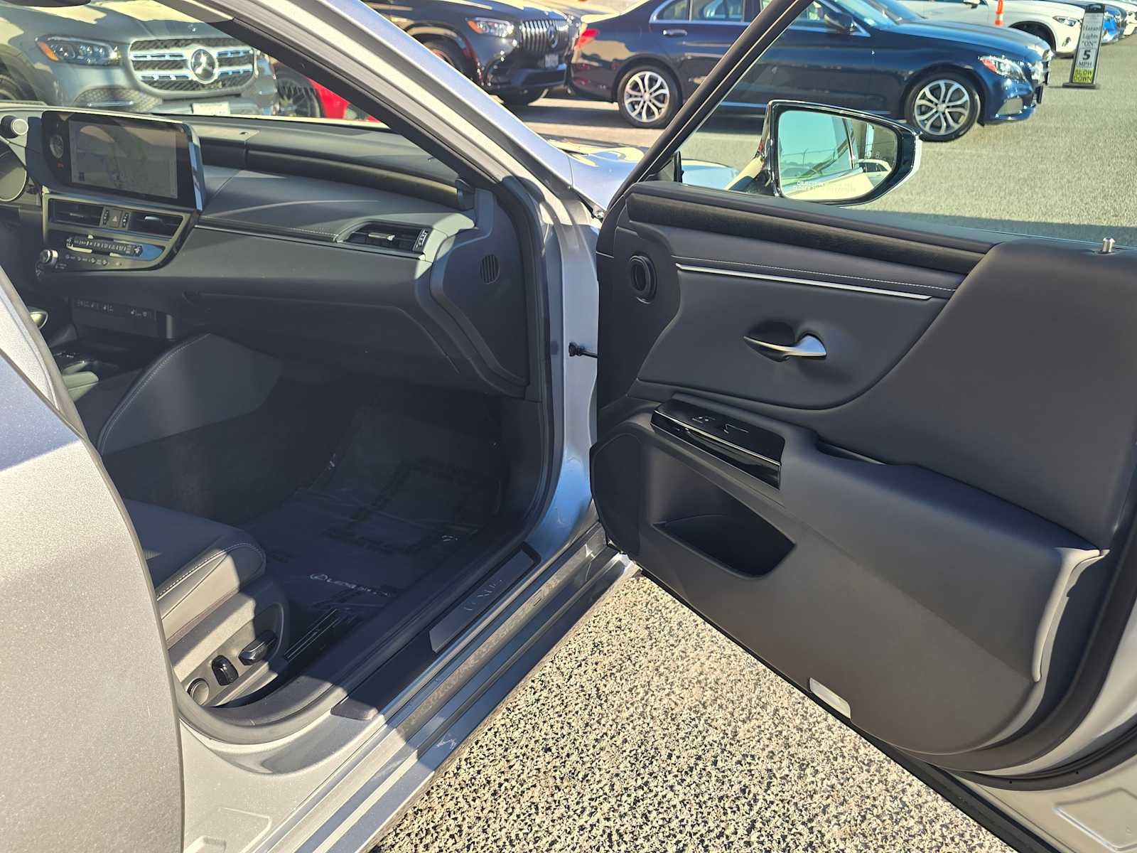 2025 Lexus ES ES 300h