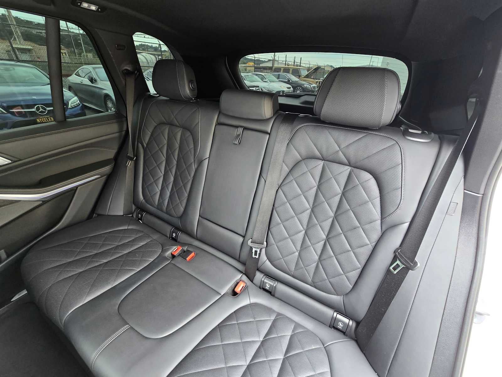 2025 BMW X5 xDrive40i xDrive40i