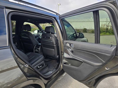 2025 BMW X7 M60i M60i