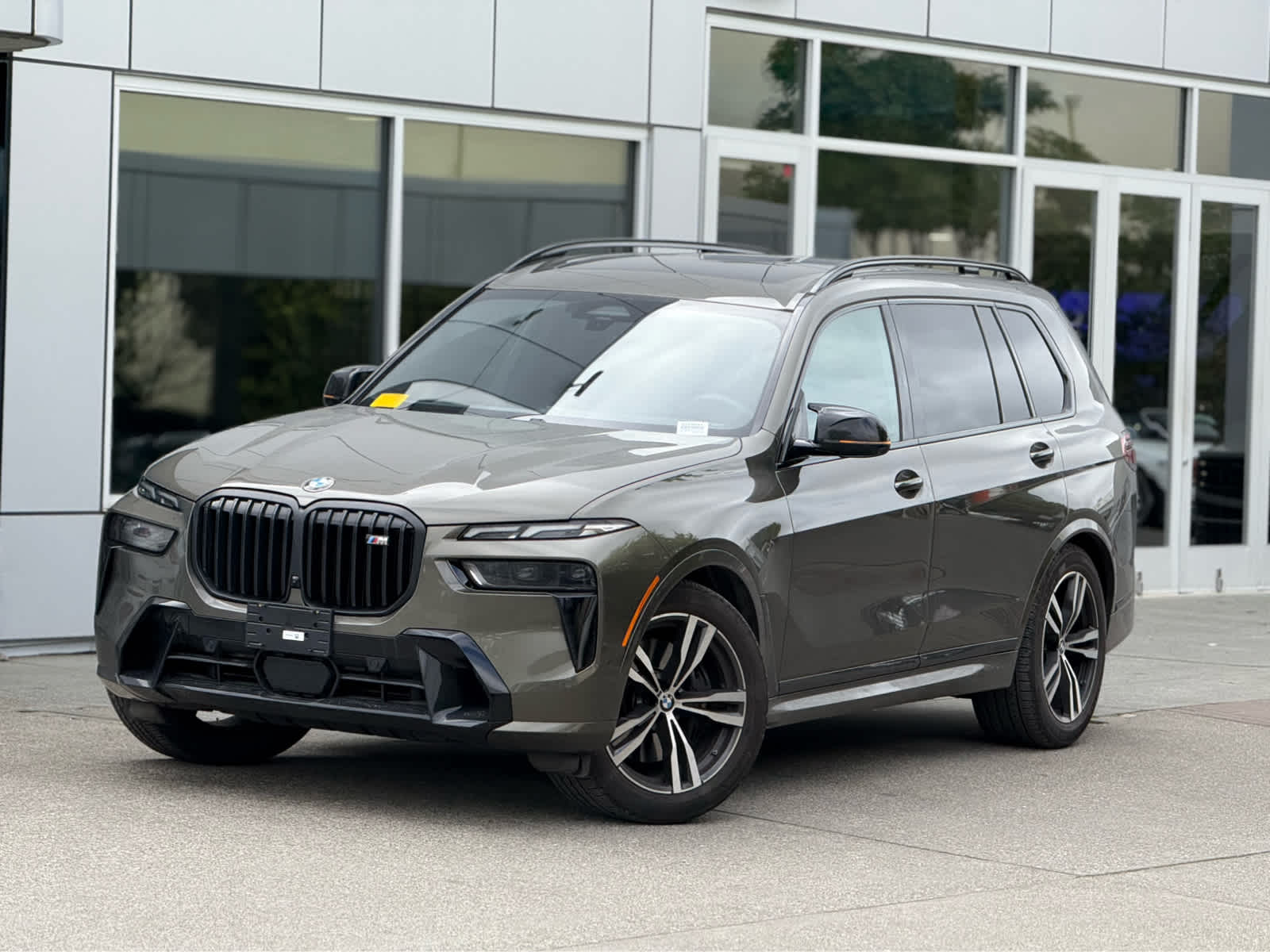 2025 BMW X7 M60i