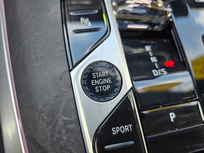 2025 BMW X7 M60i M60i