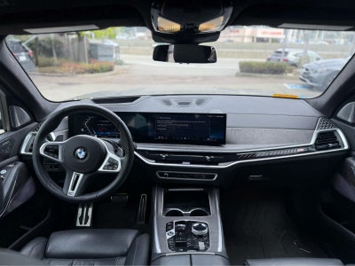2025 BMW X7 M60i