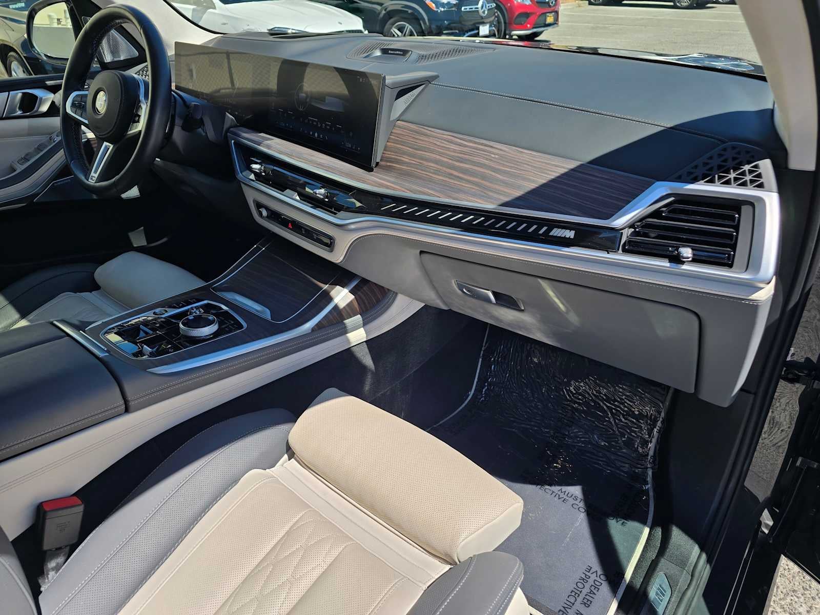 2024 BMW X7 M60i M60i