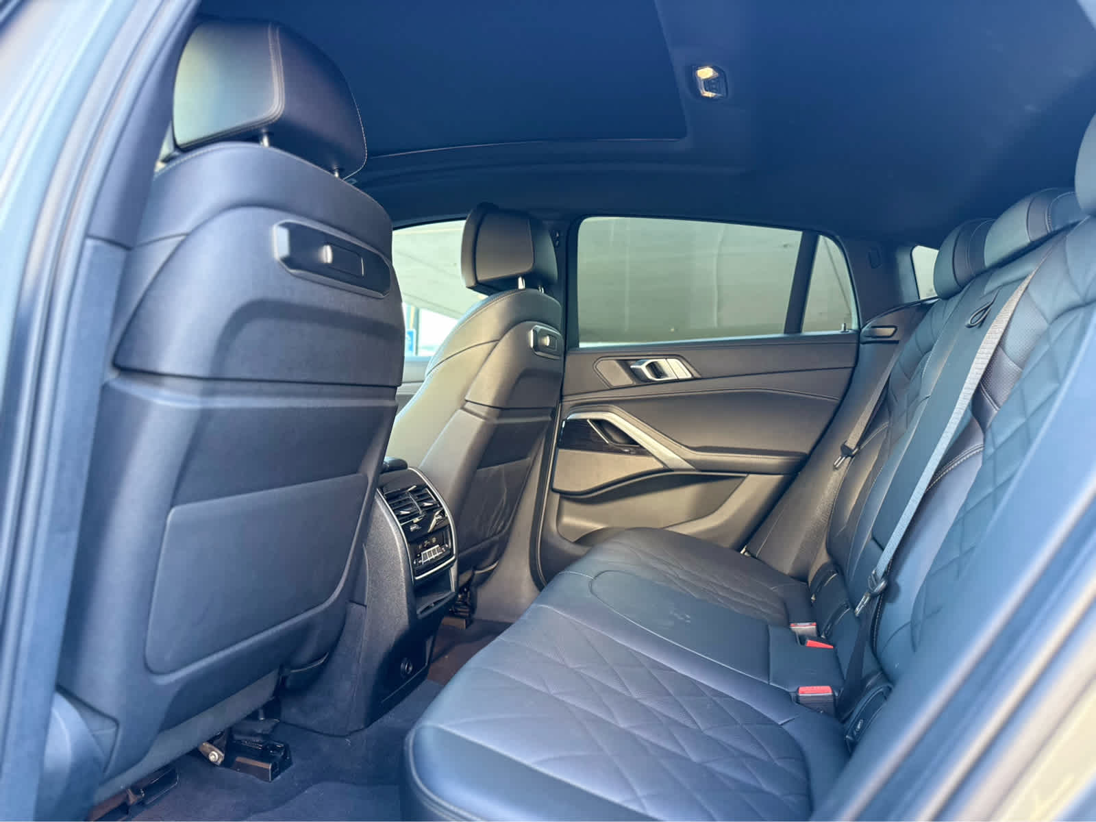 2024 BMW X6 xDrive40i