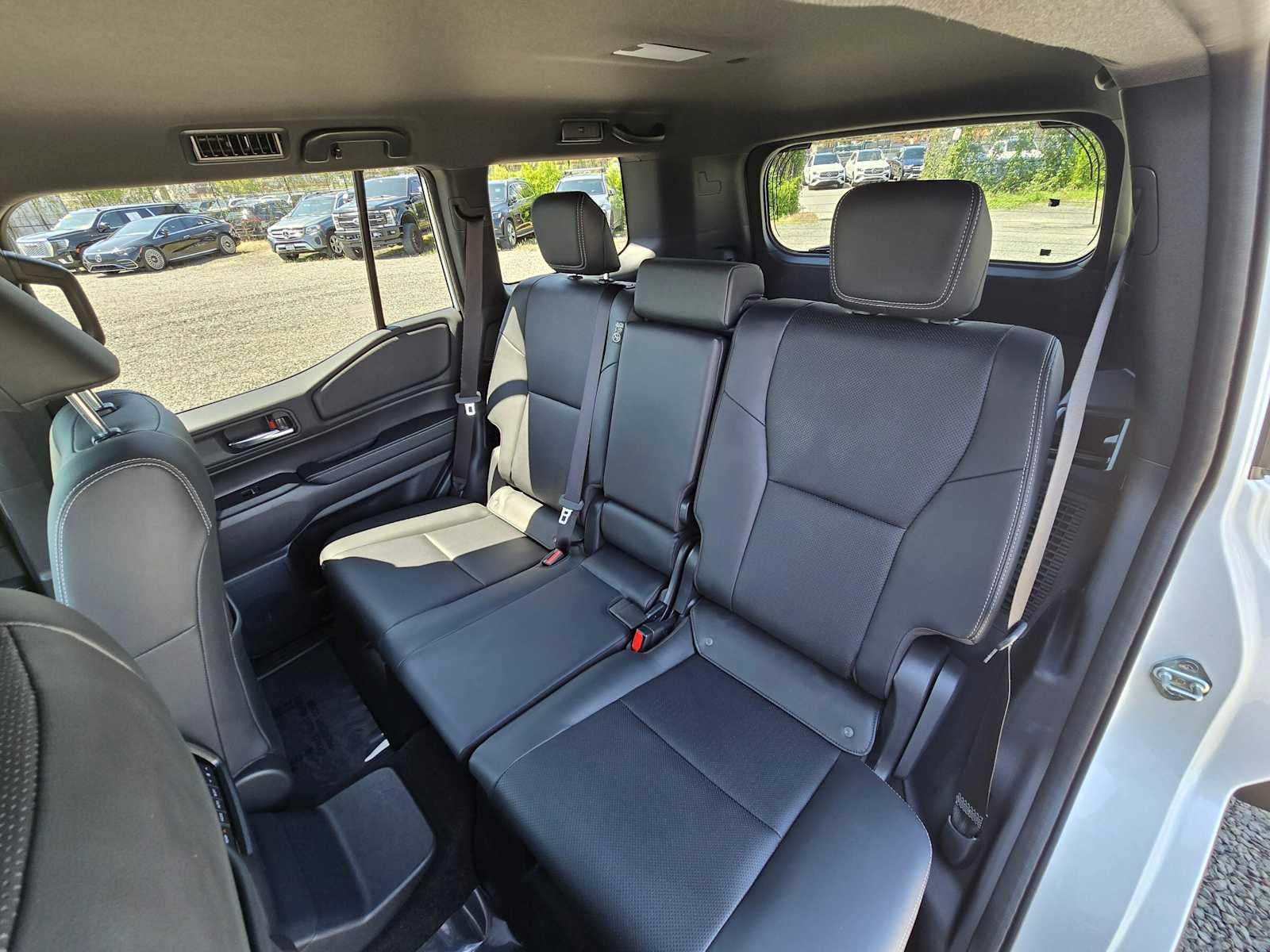 2025 Toyota Land Cruiser 4WD (Natl)